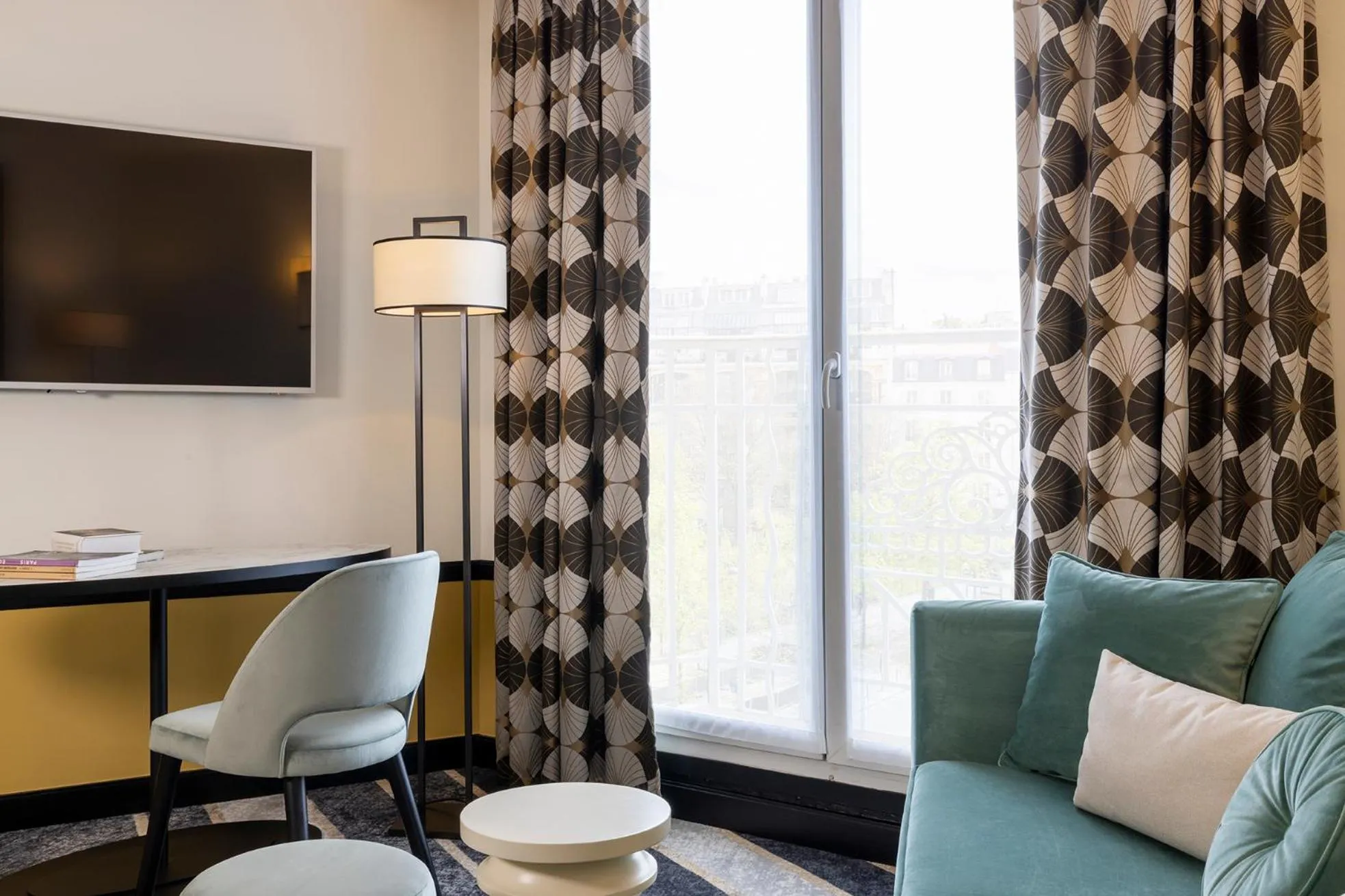 Seating area in Hôtel Aiglon