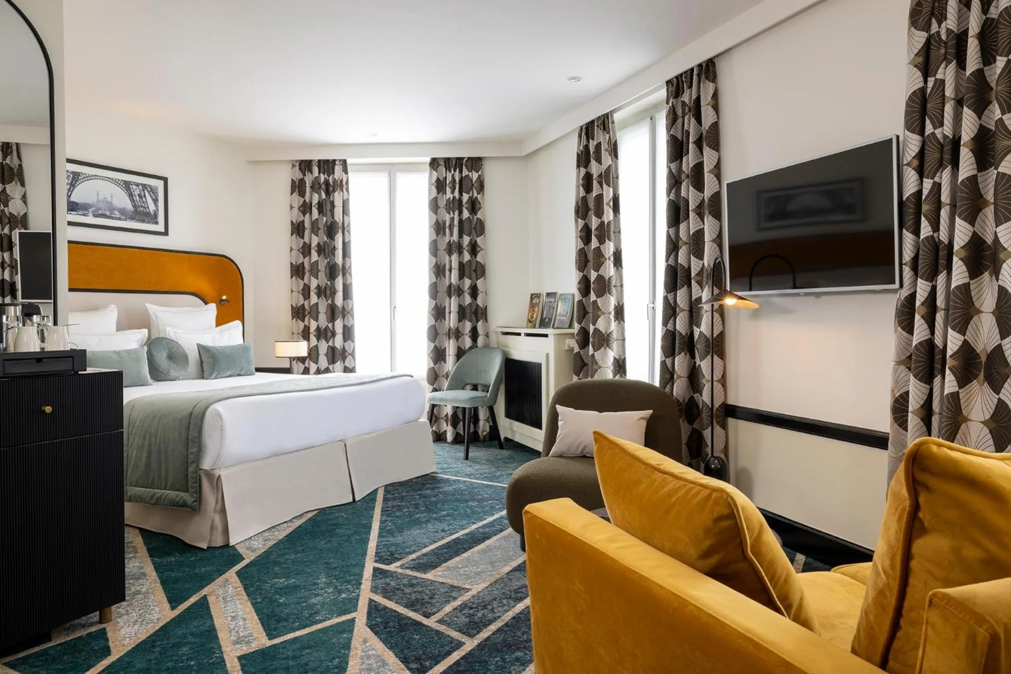 Photo of the whole room, Bed in Hôtel Aiglon