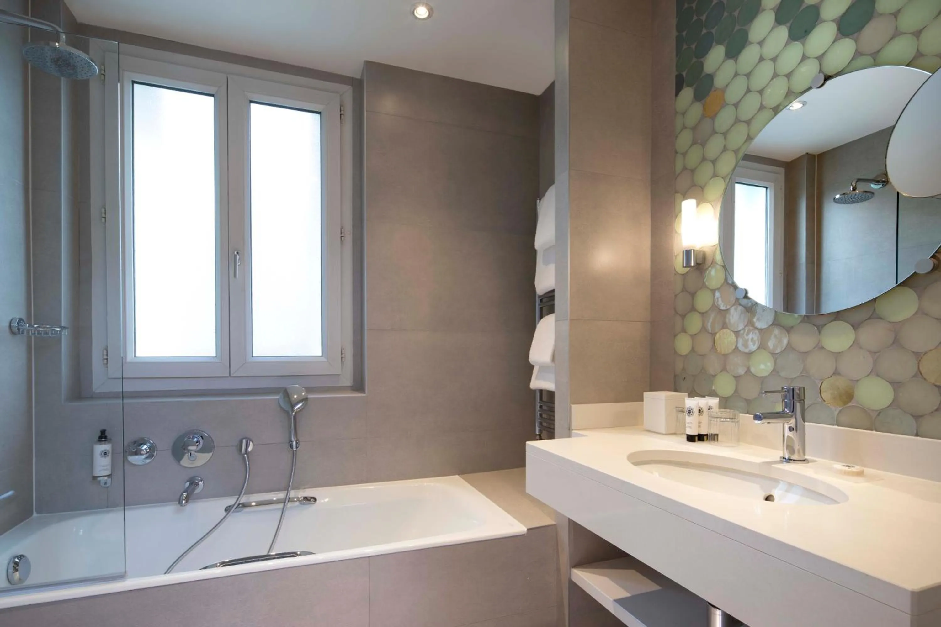 Bathroom in Hôtel Aiglon