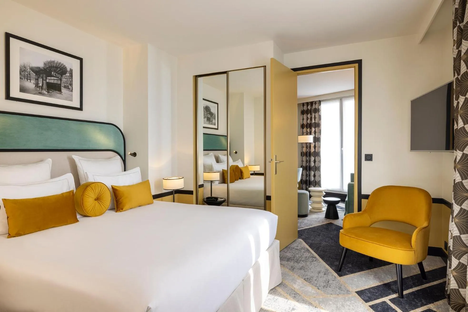 Photo of the whole room, Bed in Hôtel Aiglon