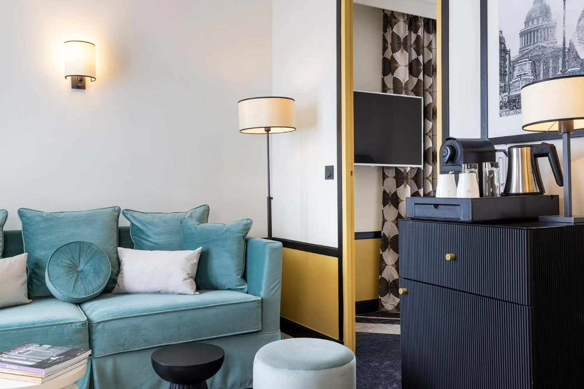 Seating area in Hôtel Aiglon