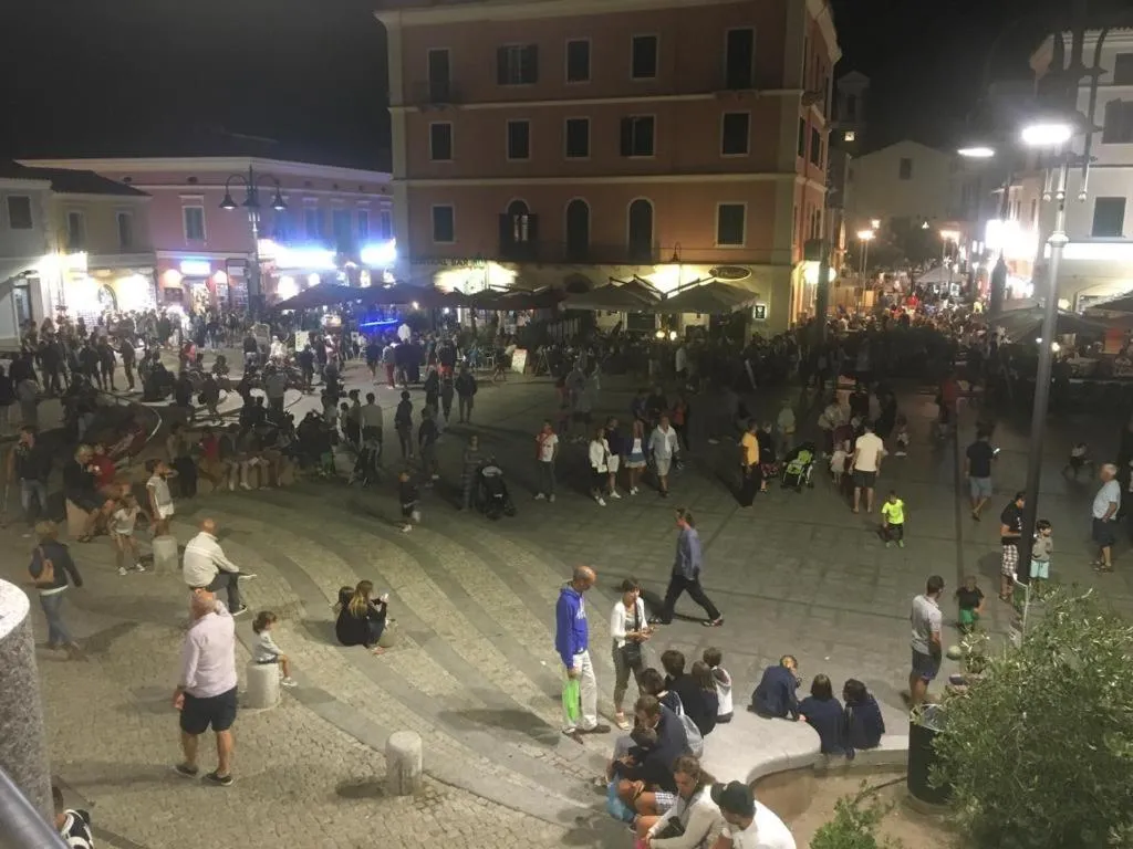 City view in Unique Art