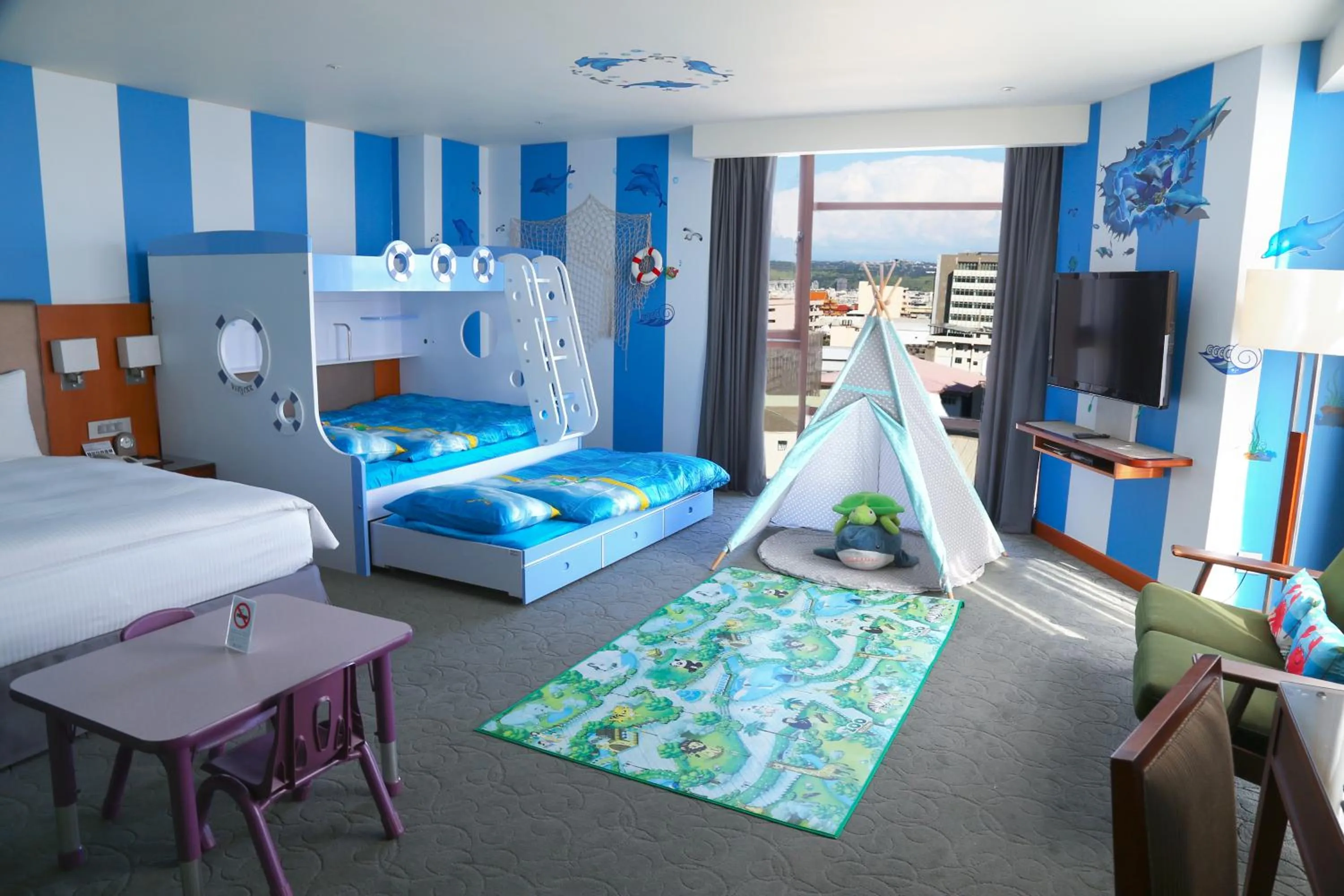 Photo of the whole room, Bed in Taichung Harbor Hotel