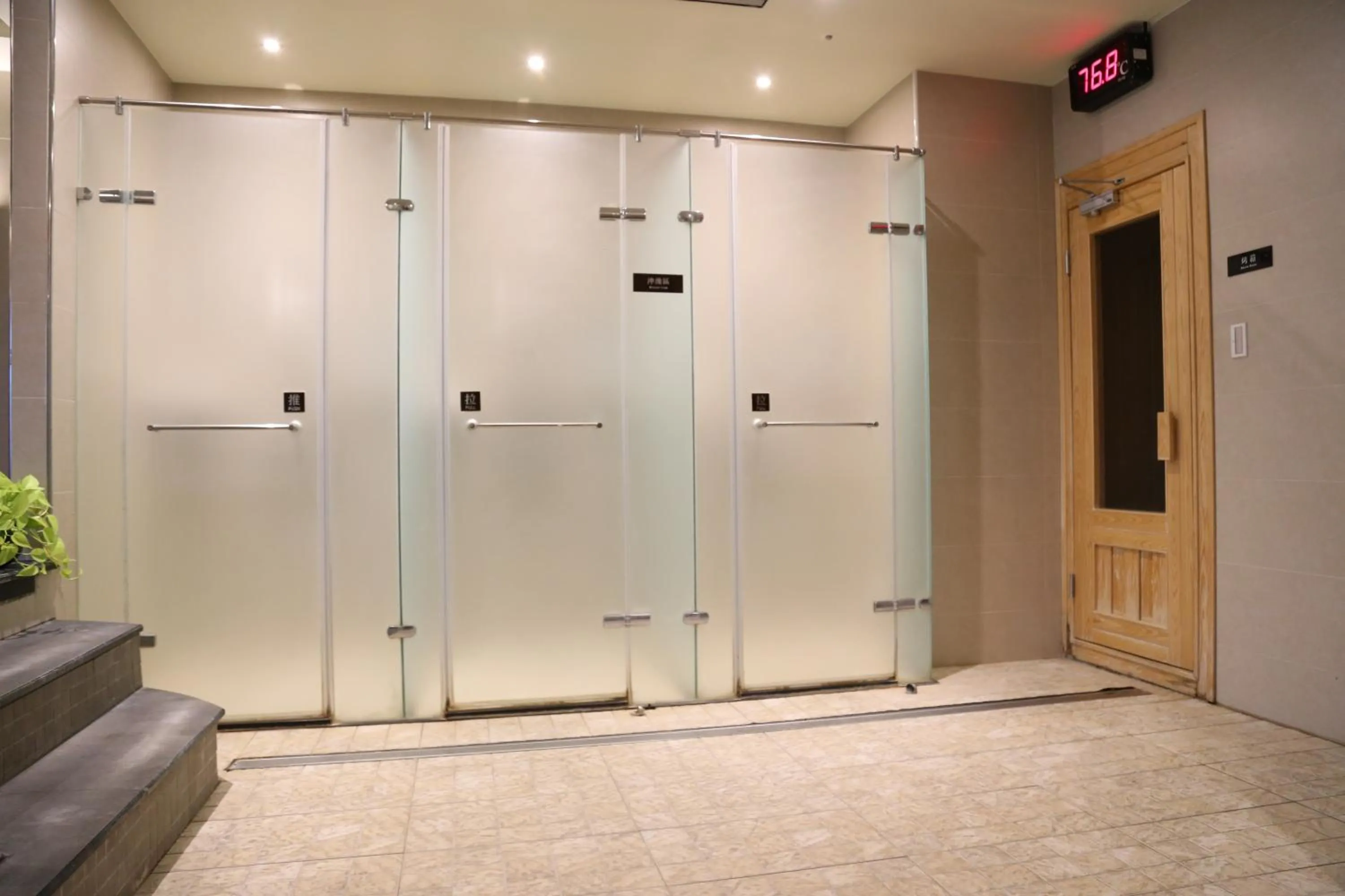 pet friendly in Taichung Harbor Hotel