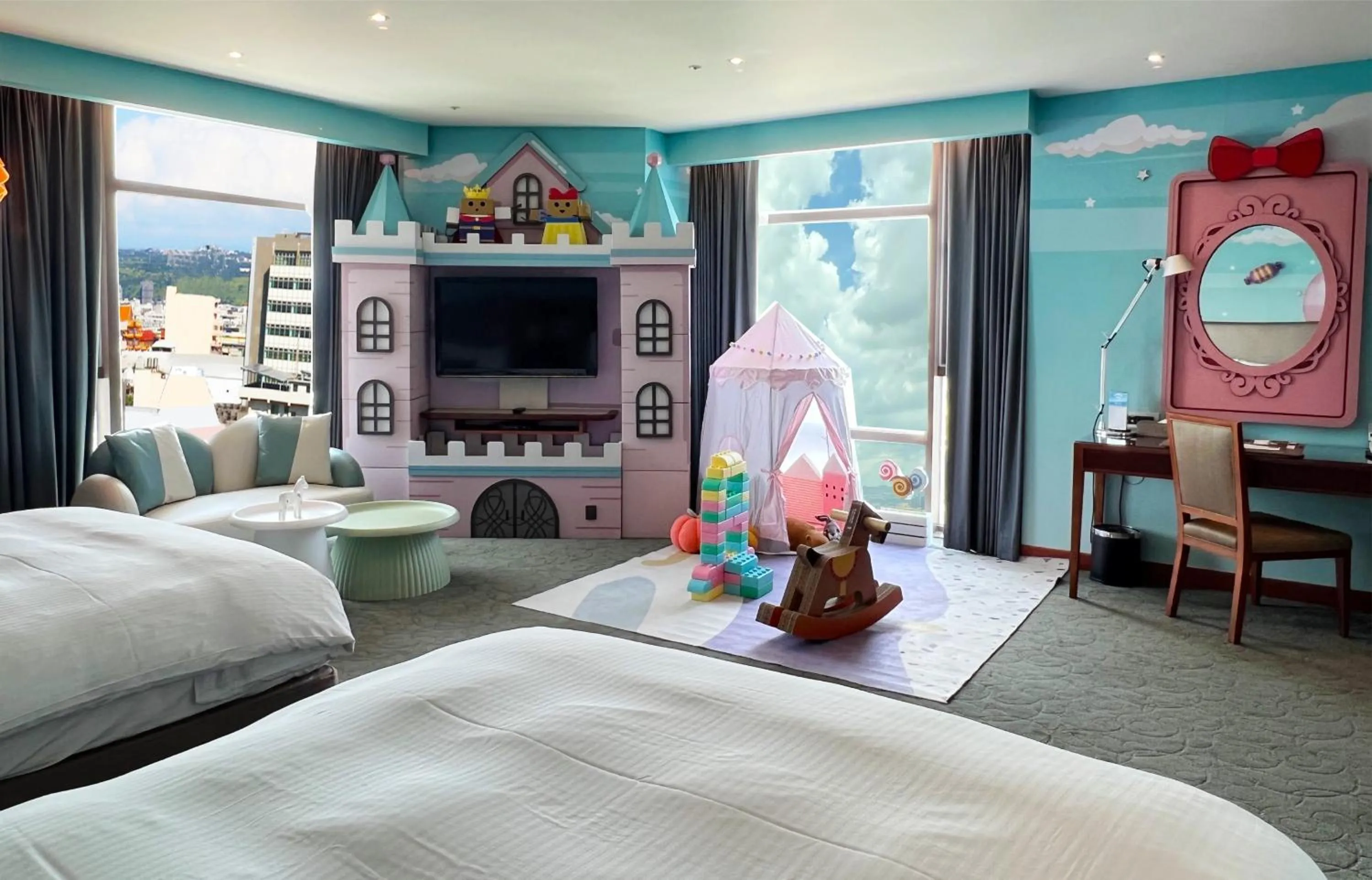 Bedroom, Bed in Taichung Harbor Hotel