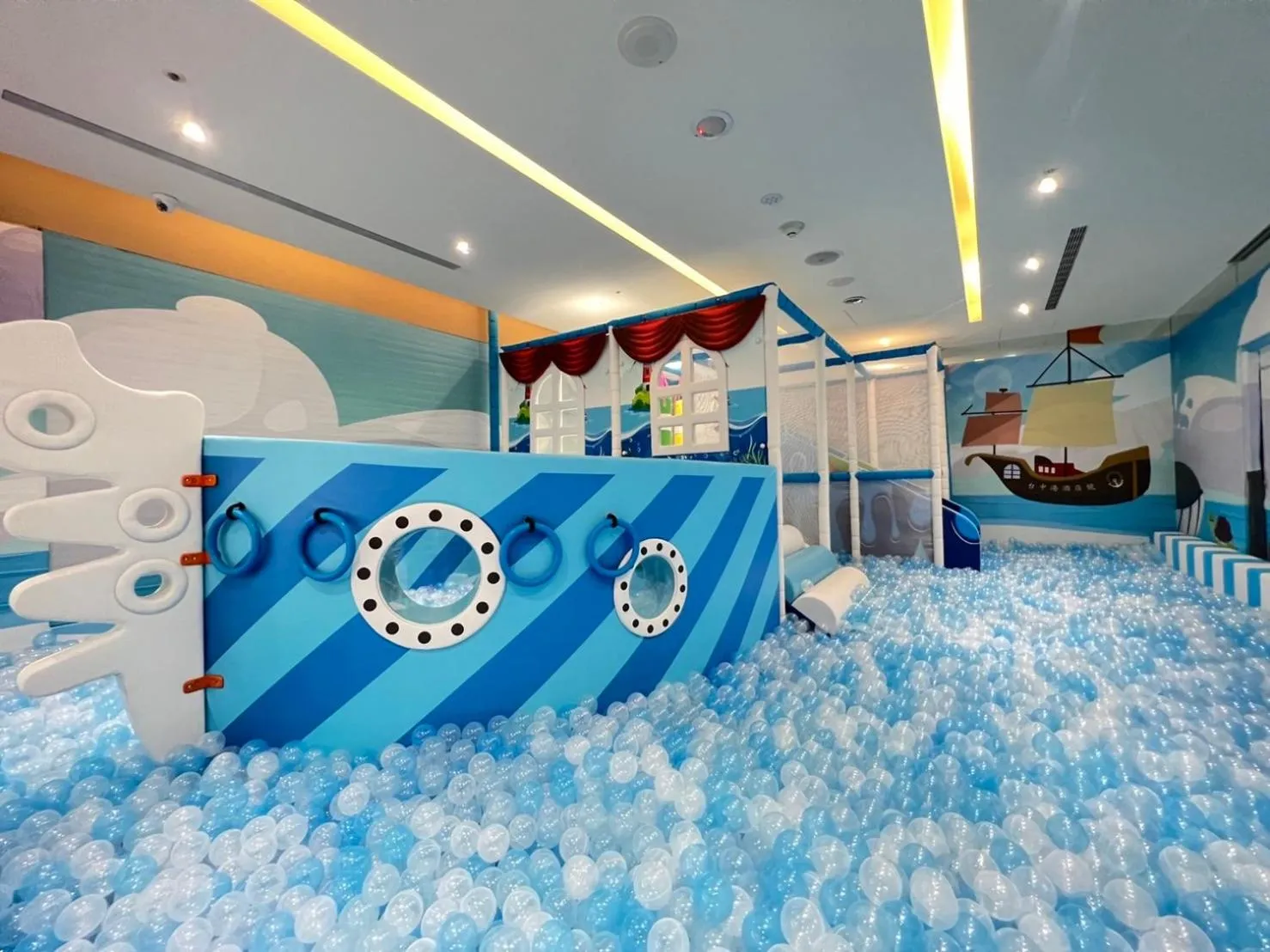 Children play ground in Taichung Harbor Hotel