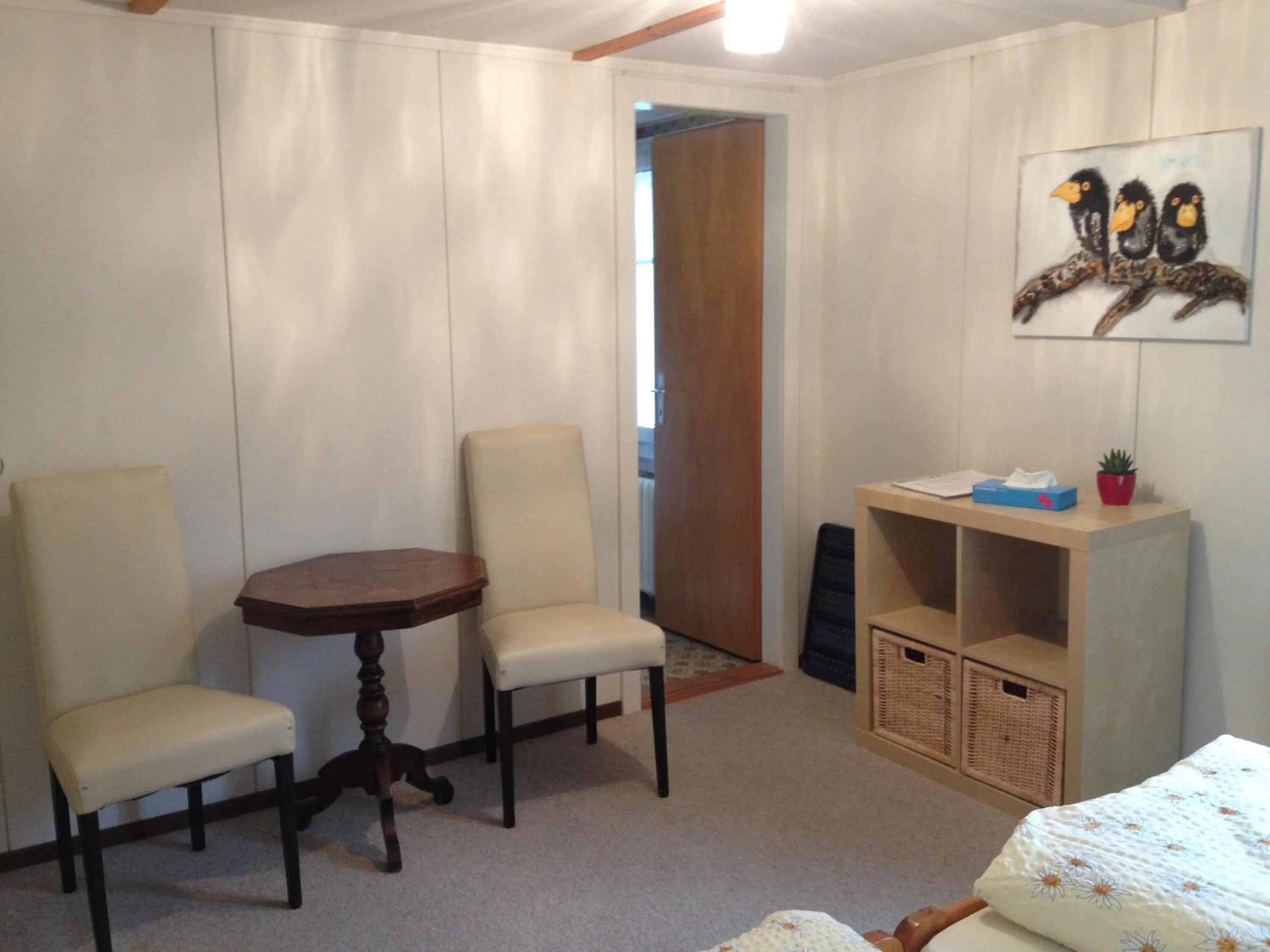 Photo of the whole room in Zimmer & z'Morgä Schönenboden