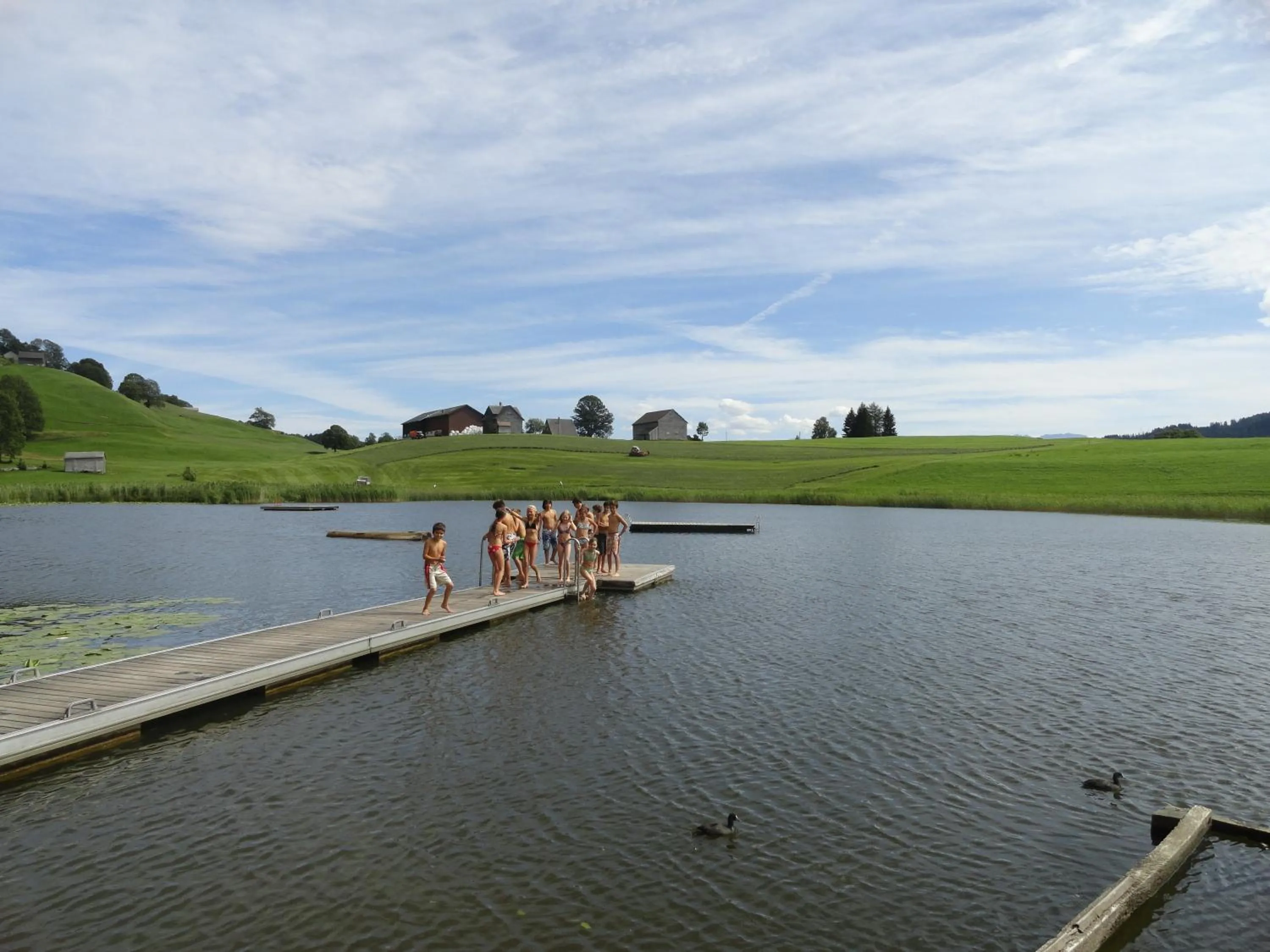 People in Zimmer & z'Morgä Schönenboden