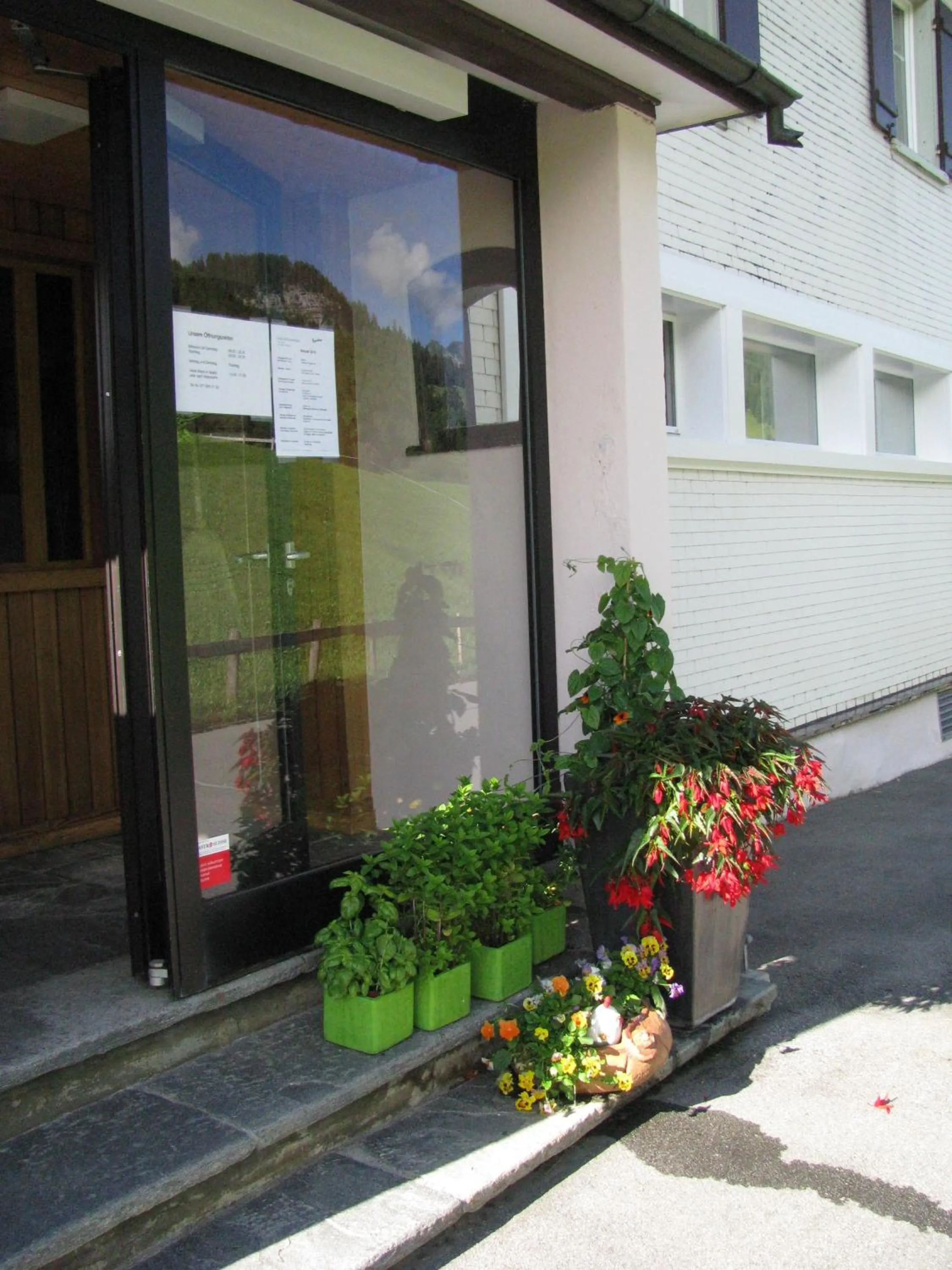 Facade/entrance in Zimmer & z'Morgä Schönenboden