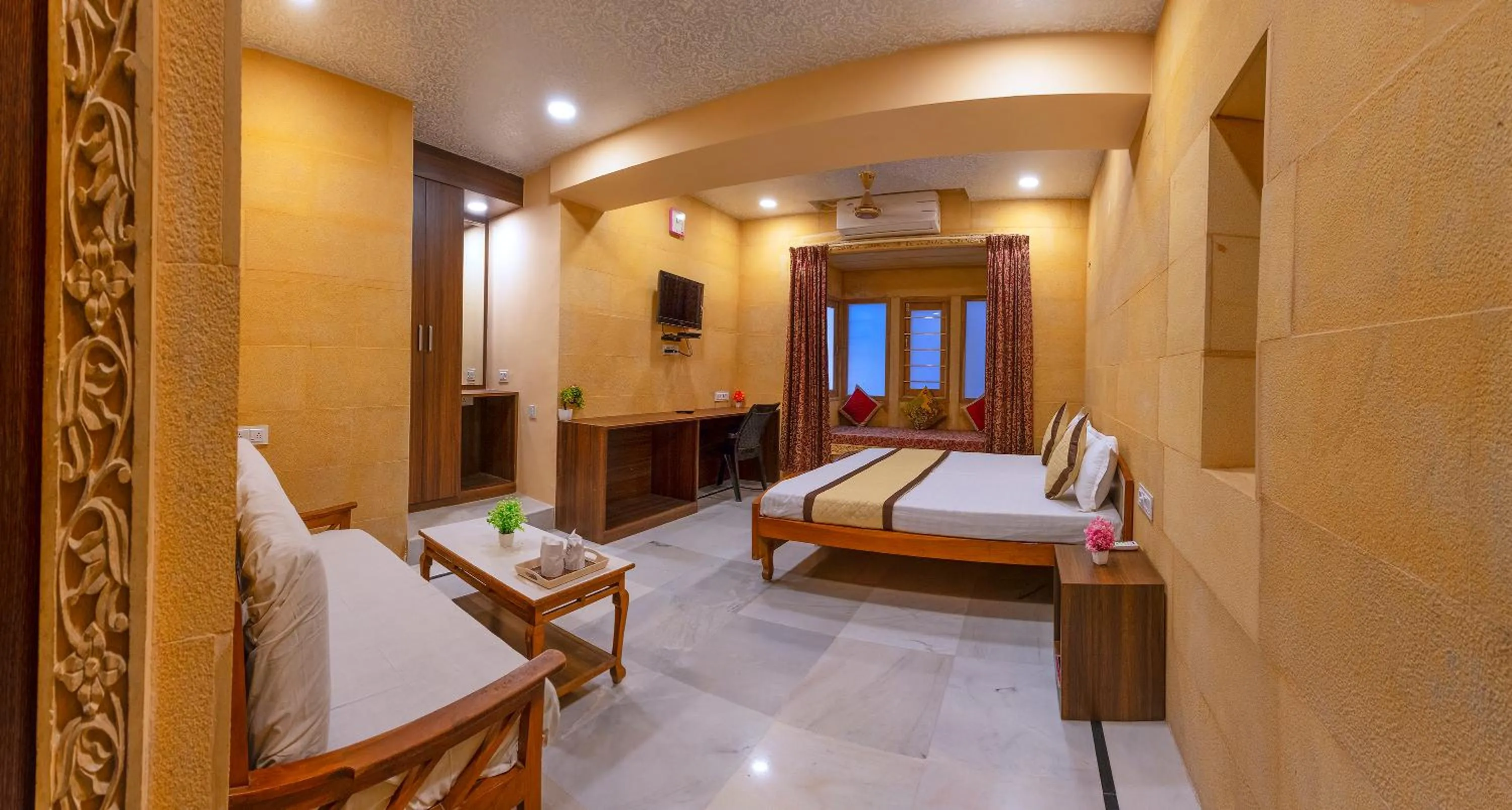 Bed in Hotel Akashdeep - Located City Centre
