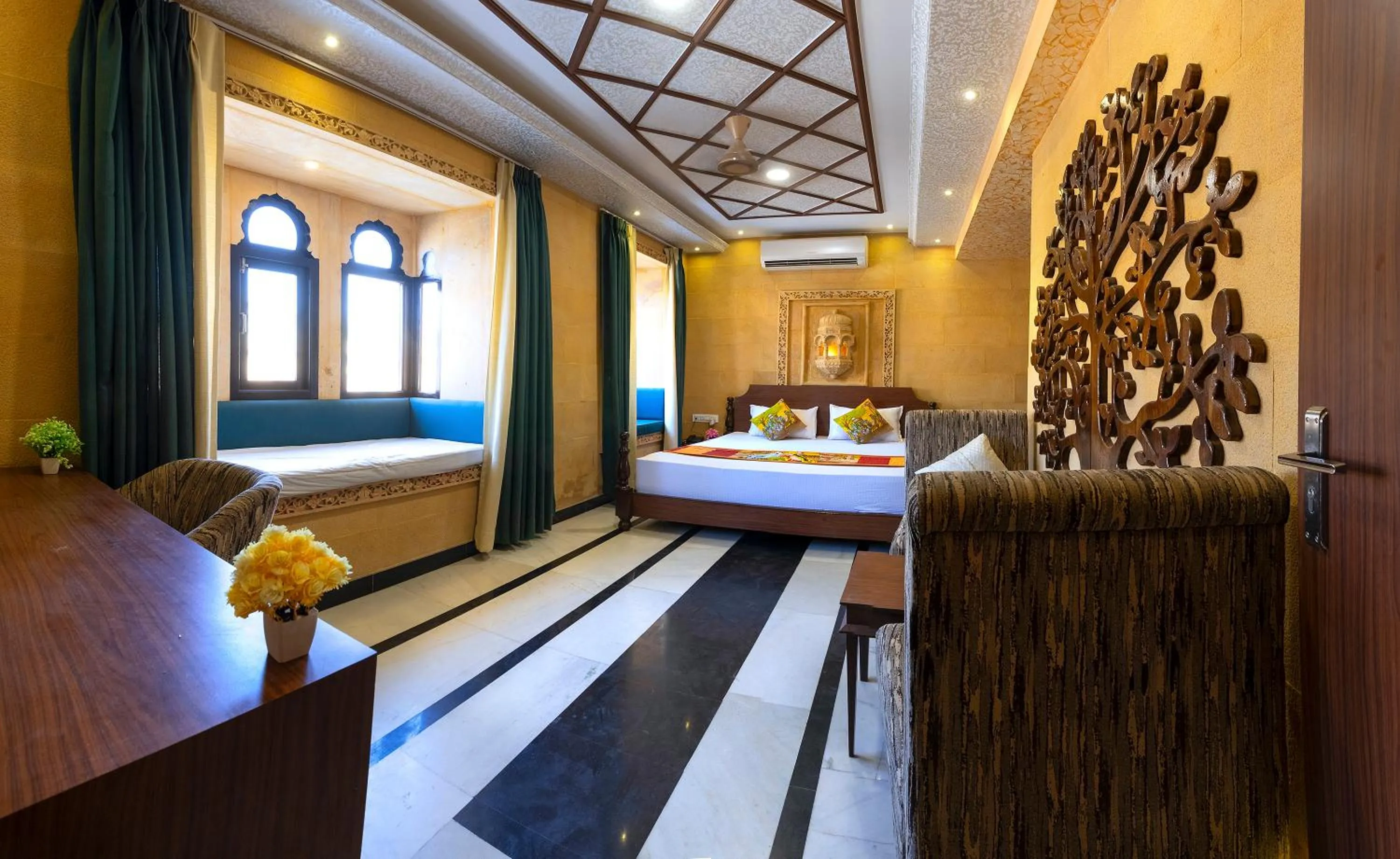 Bed in Hotel Akashdeep - Located City Centre