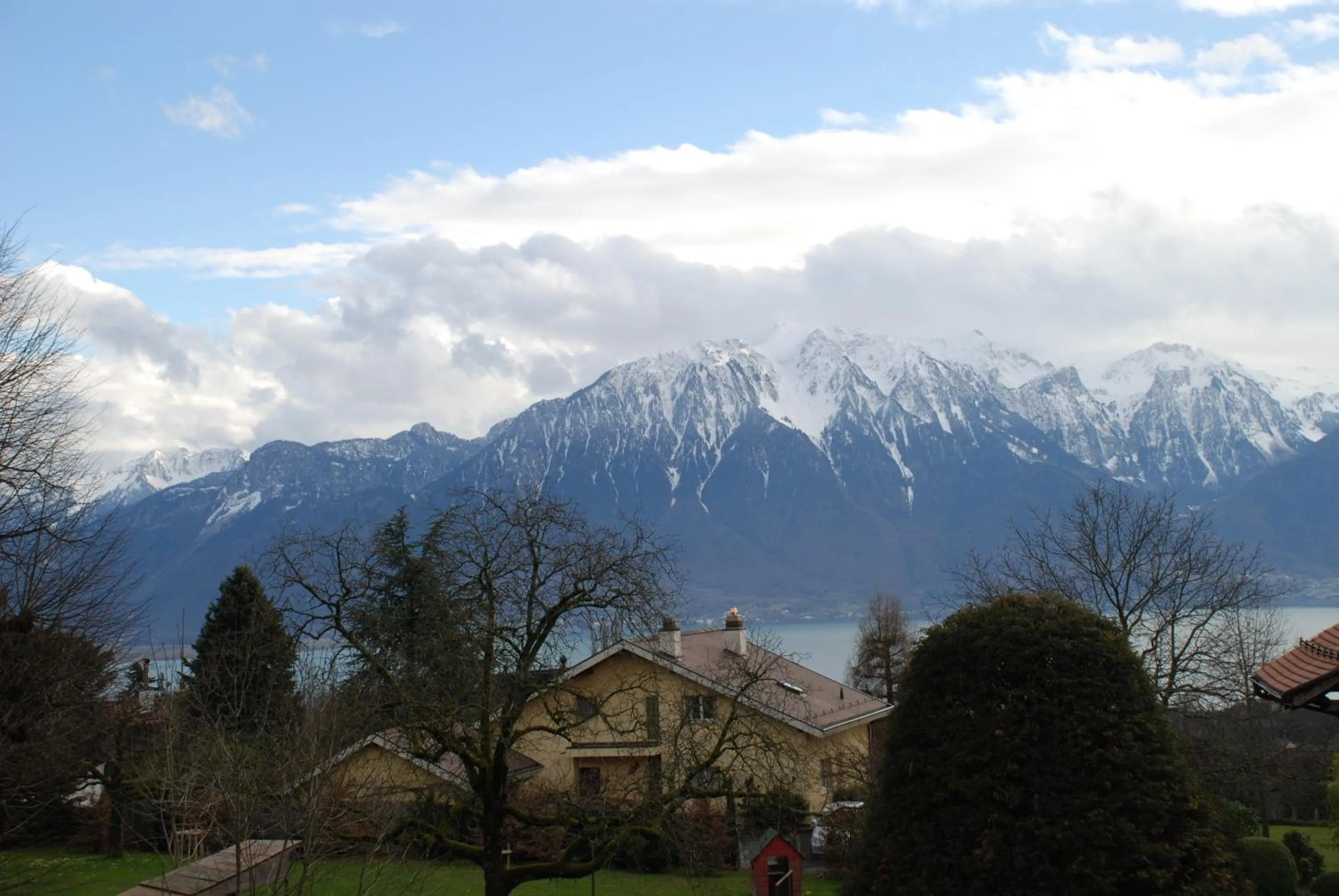 Lake view in Auberge Communale de St-Légier