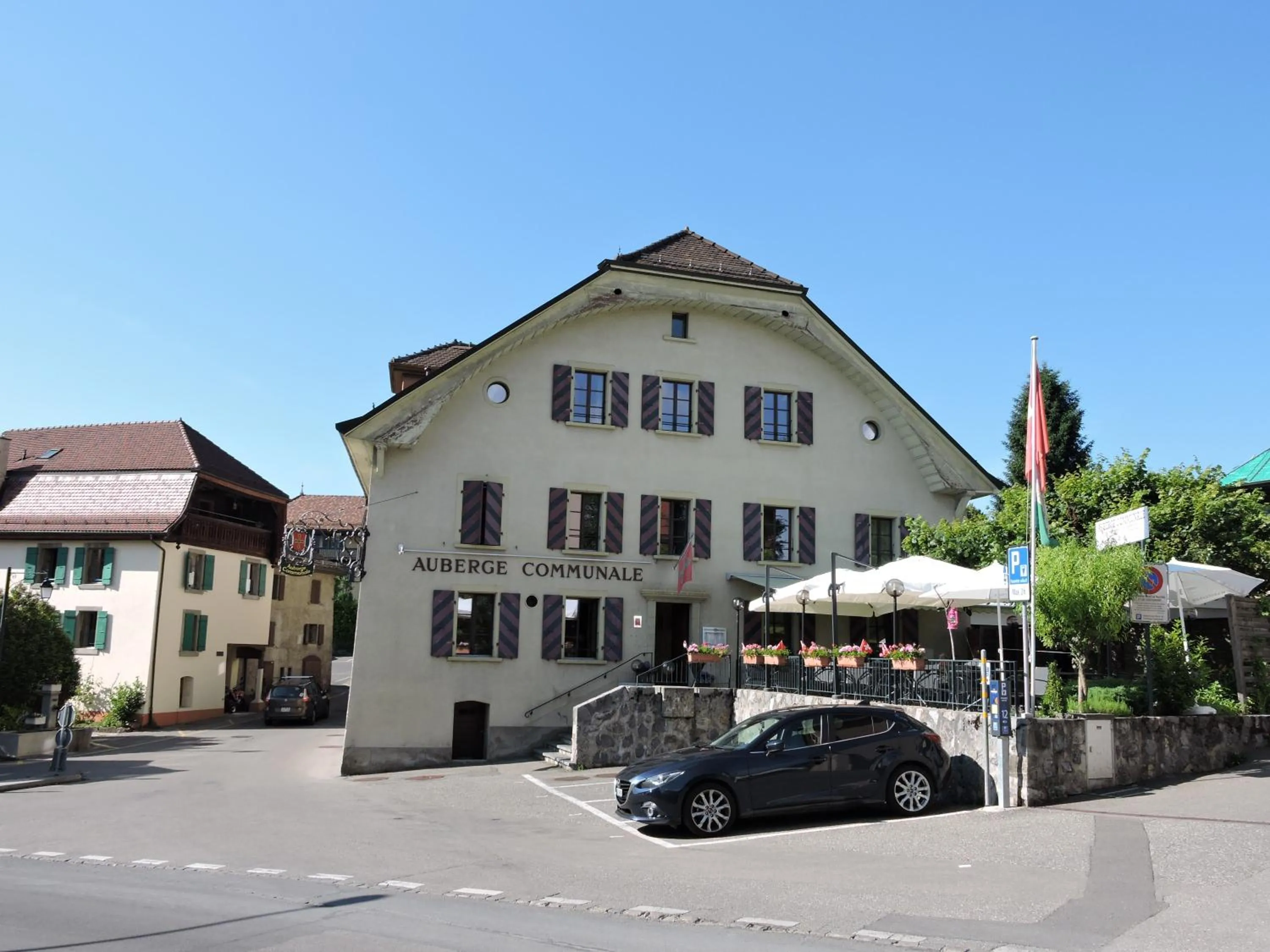 Facade/entrance in Auberge Communale de St-Légier
