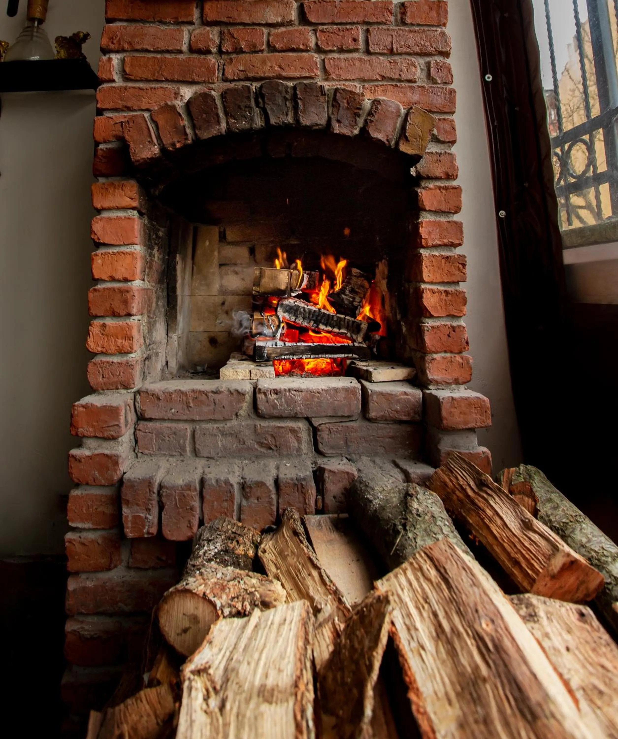 Patio in April Hotel