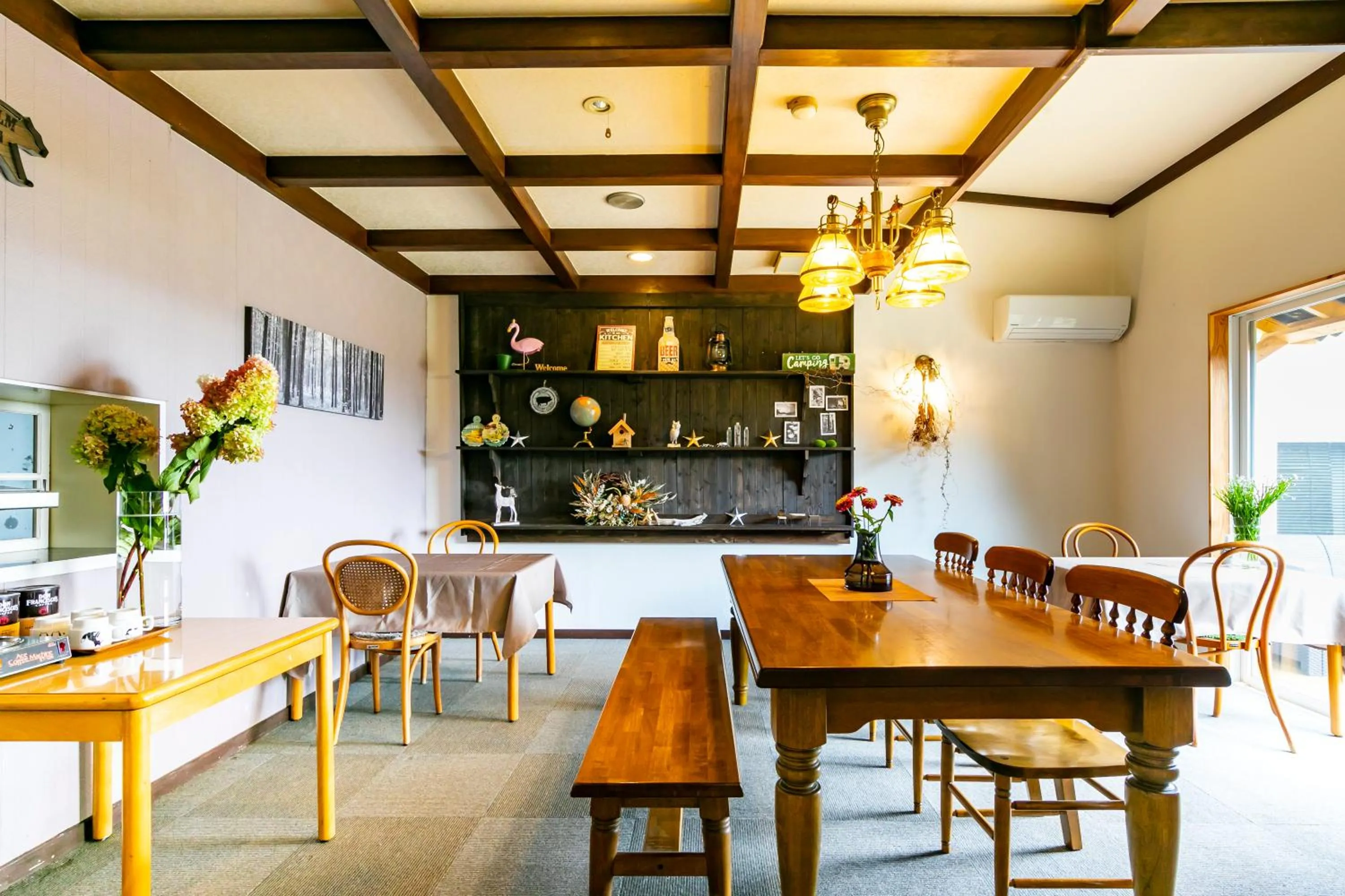 Restaurant/places to eat in Guesthouse leaf