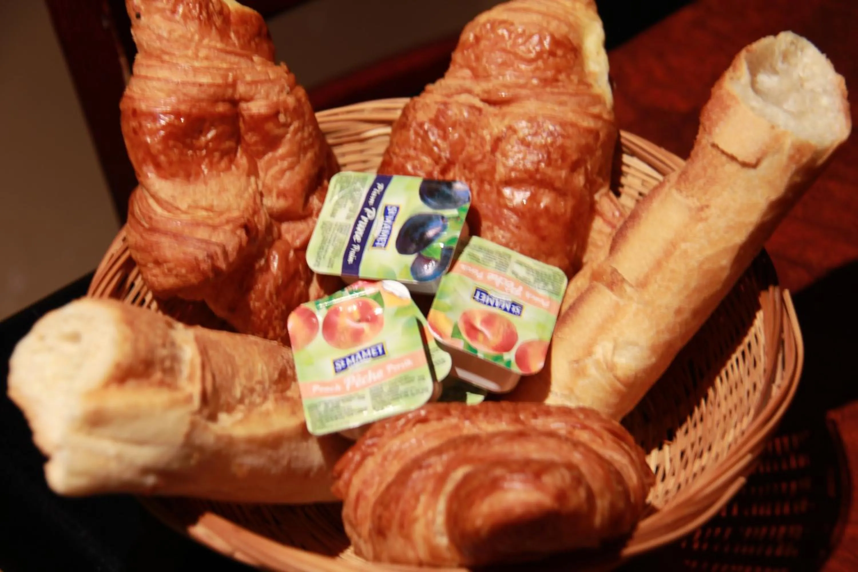 Breakfast in Little Hôtel