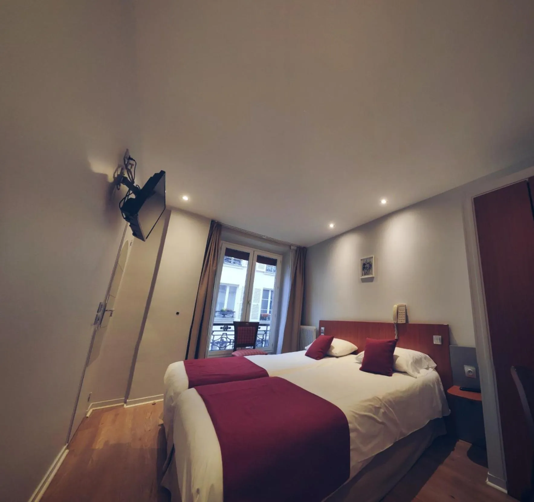 Bed in Little Hôtel