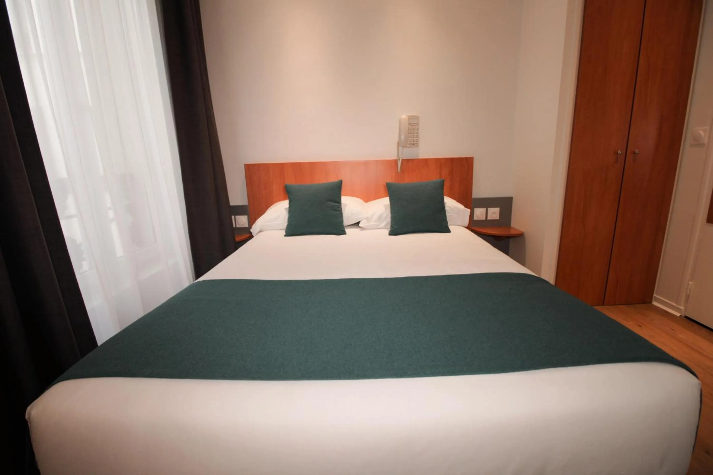 Bed in Little Hôtel