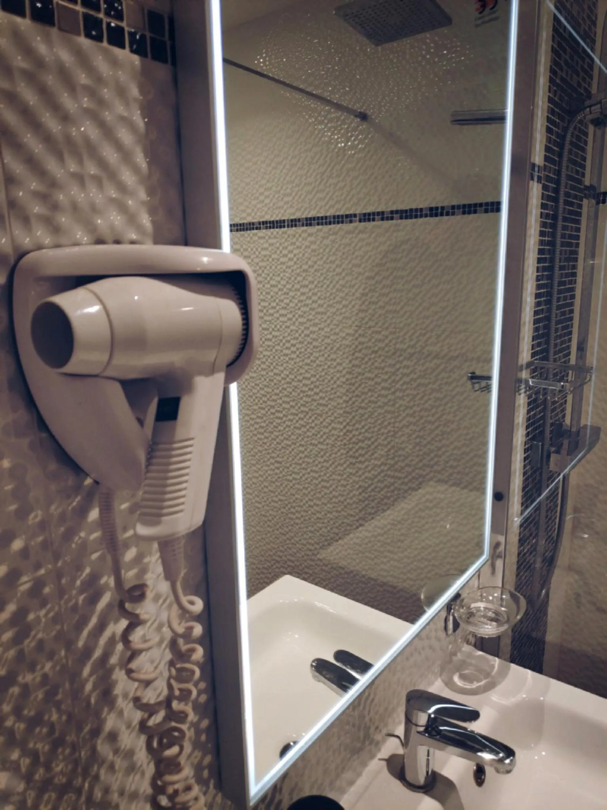 Bathroom in Little Hôtel