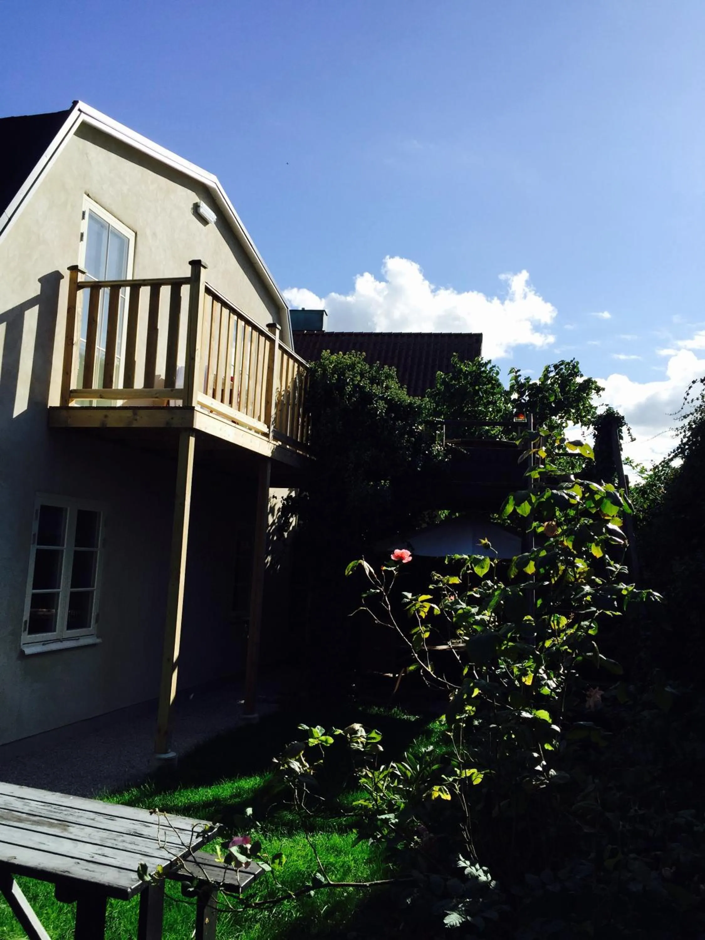 Property building in Mullbärsgårdens Bed and Breakfast