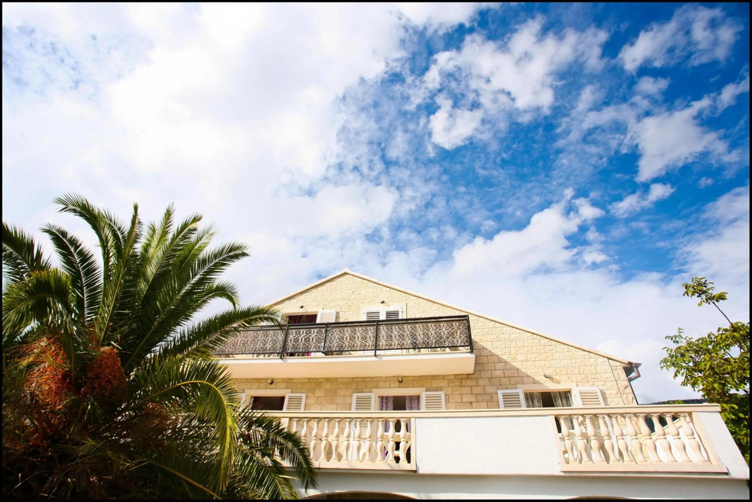 Facade/entrance in Villa Mediterranea