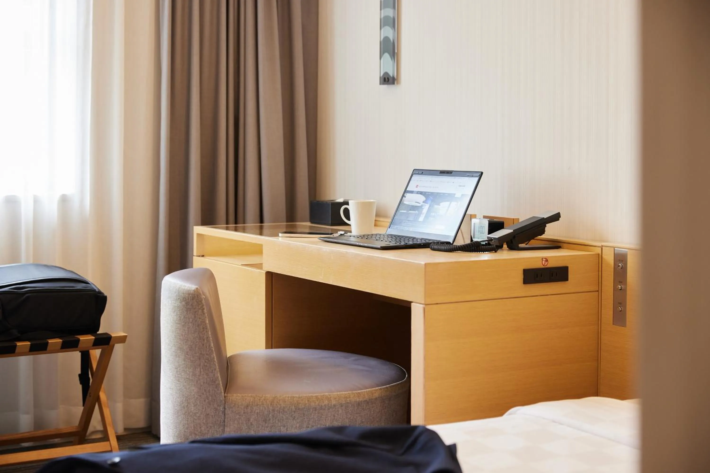 Photo of the whole room, Bed in Kobe Motomachi Tokyu REI Hotel