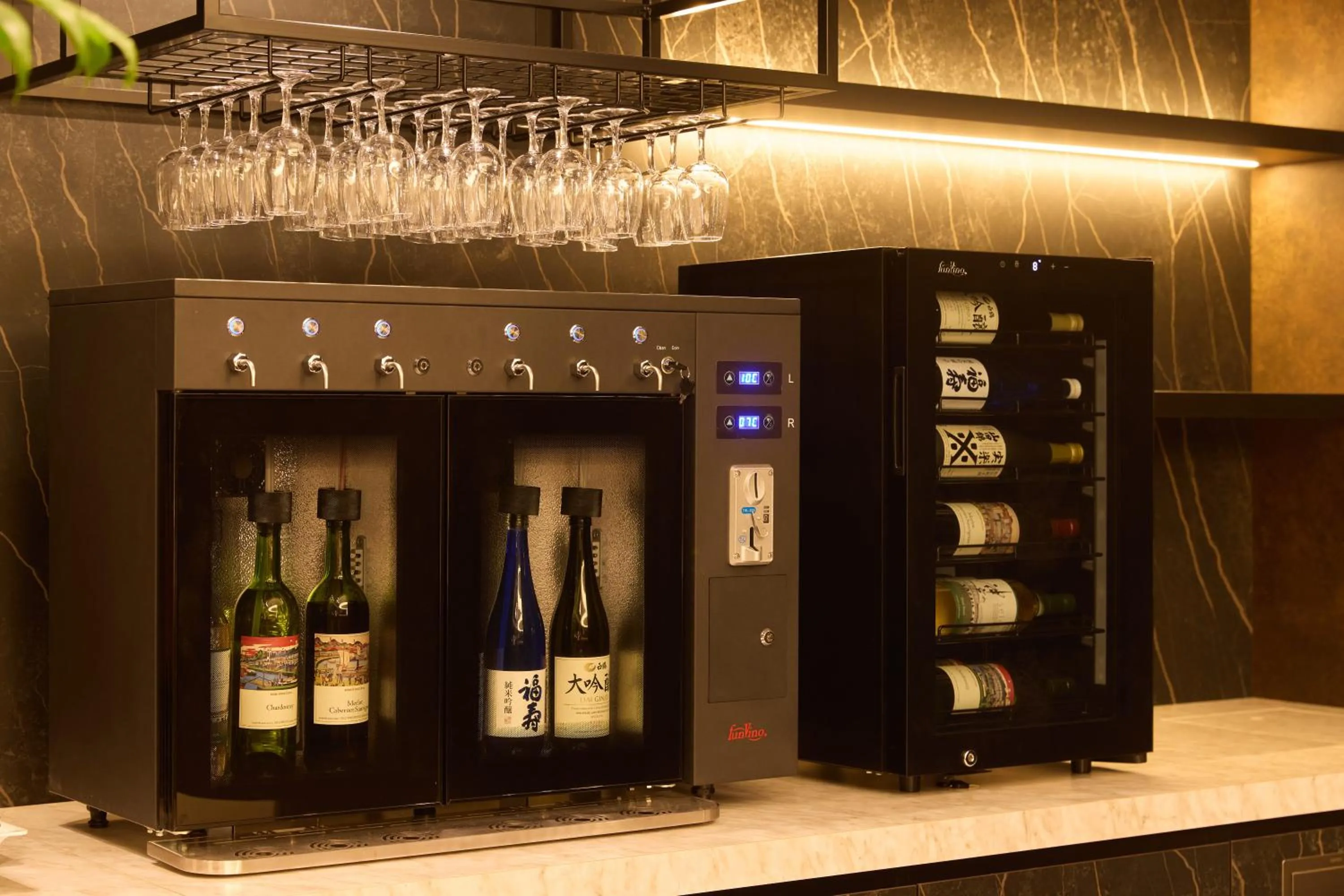 Lounge or bar in Kobe Motomachi Tokyu REI Hotel