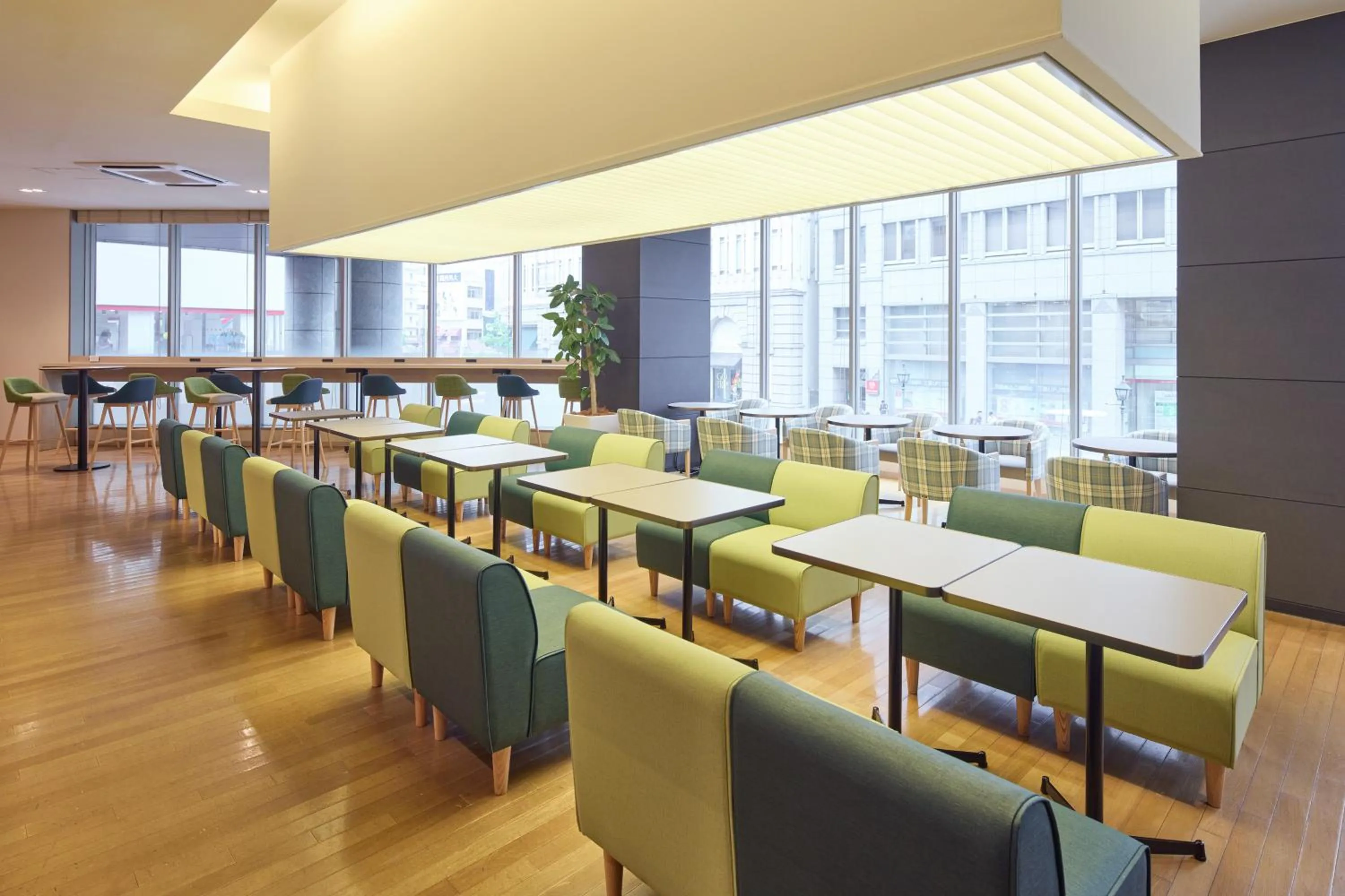 Lounge or bar in Kobe Motomachi Tokyu REI Hotel