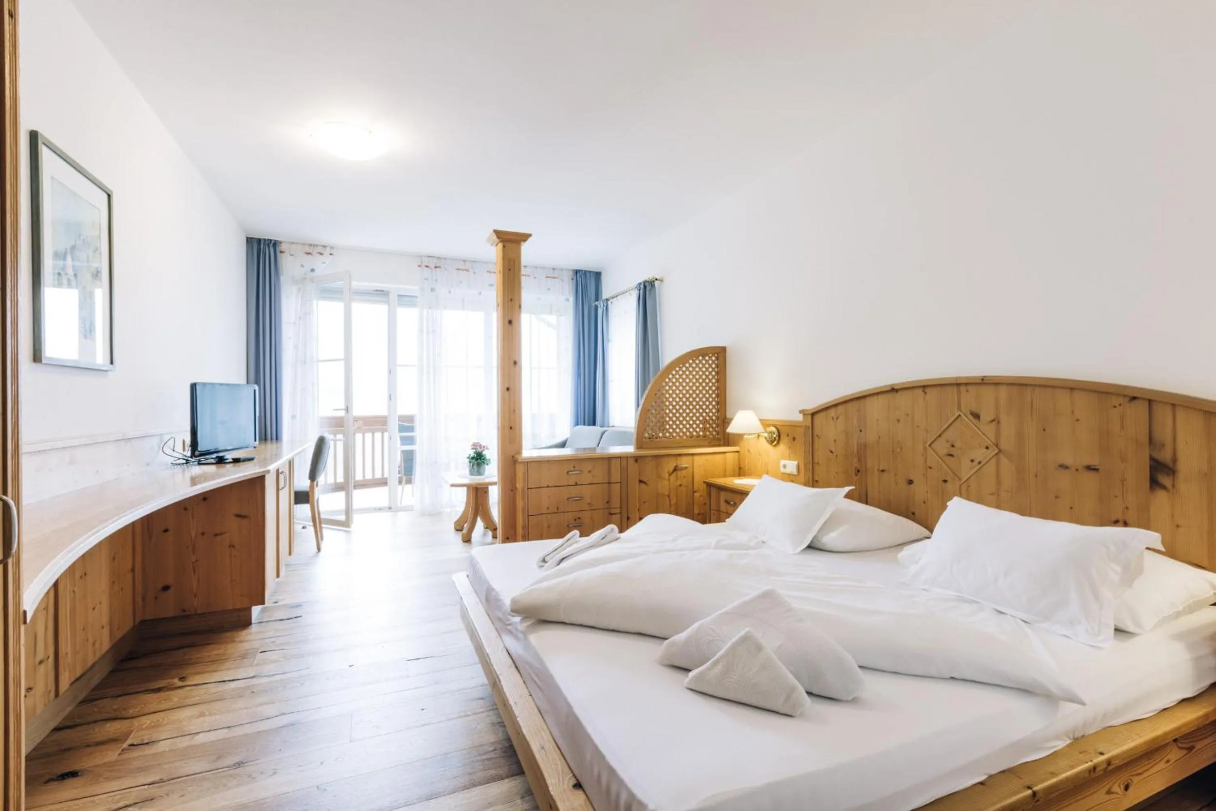 Bed in Hotel Tenz