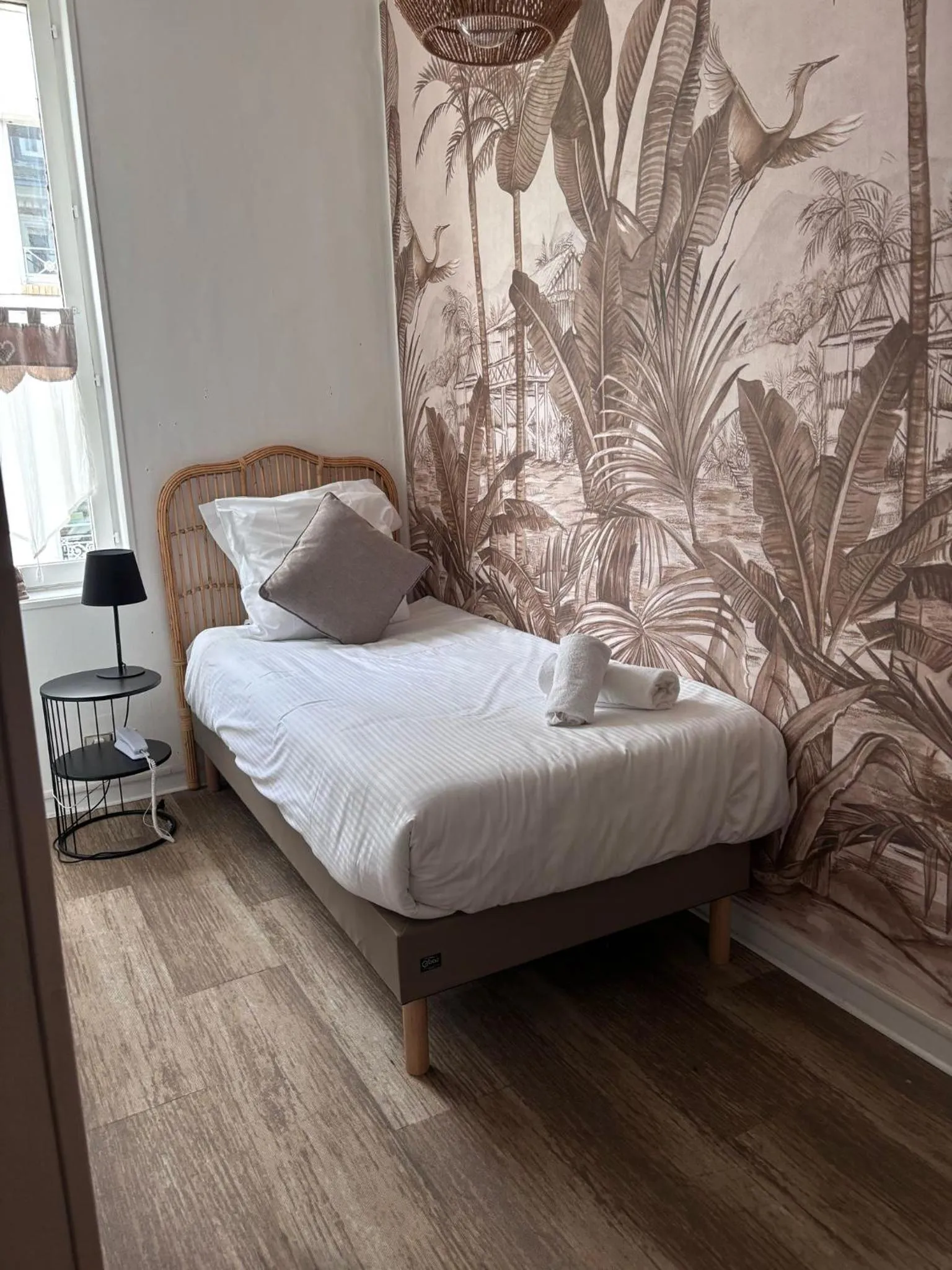 Photo of the whole room, Bed in Hôtel Le Lion D'or