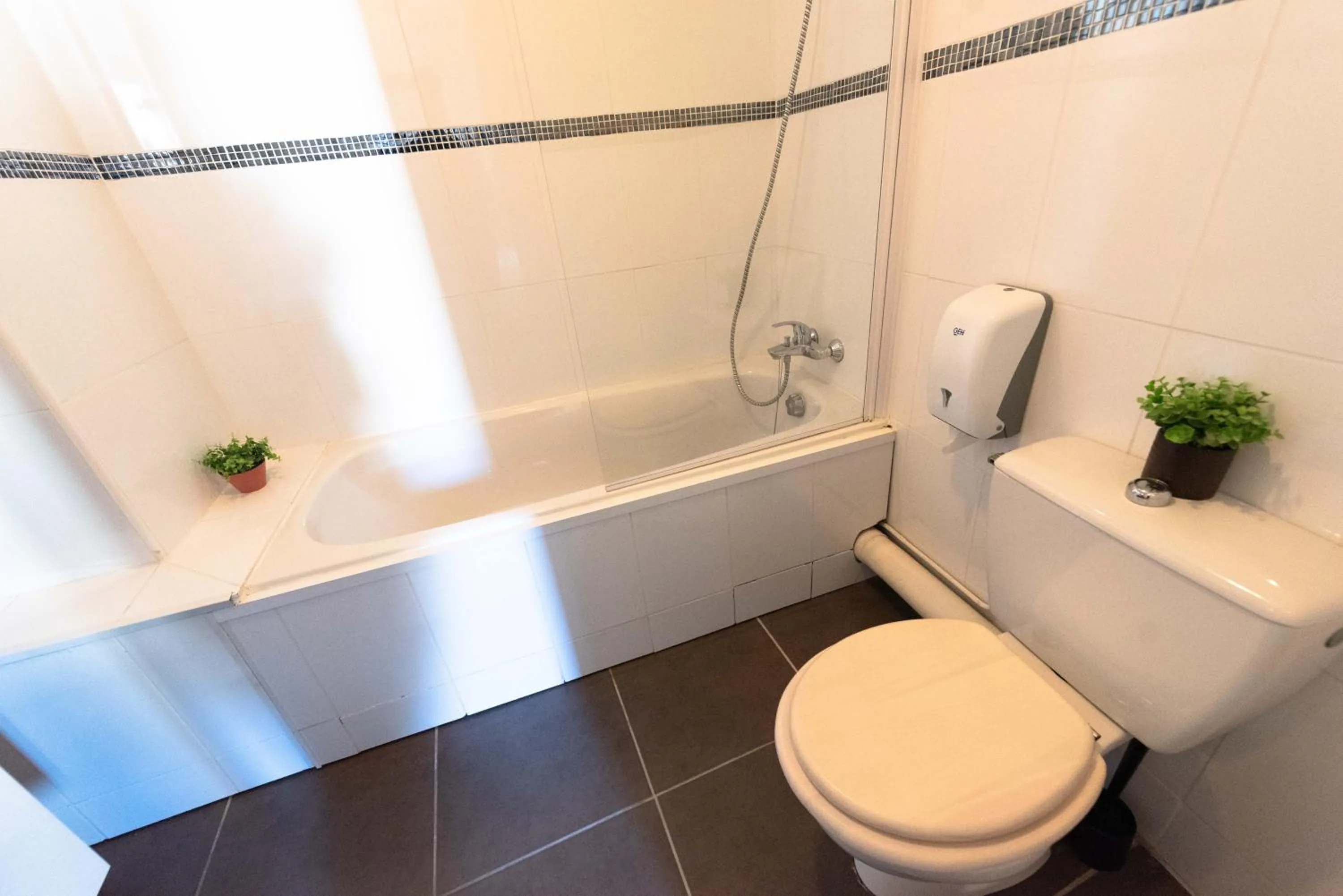 Bathroom in Hôtel Le Lion D'or