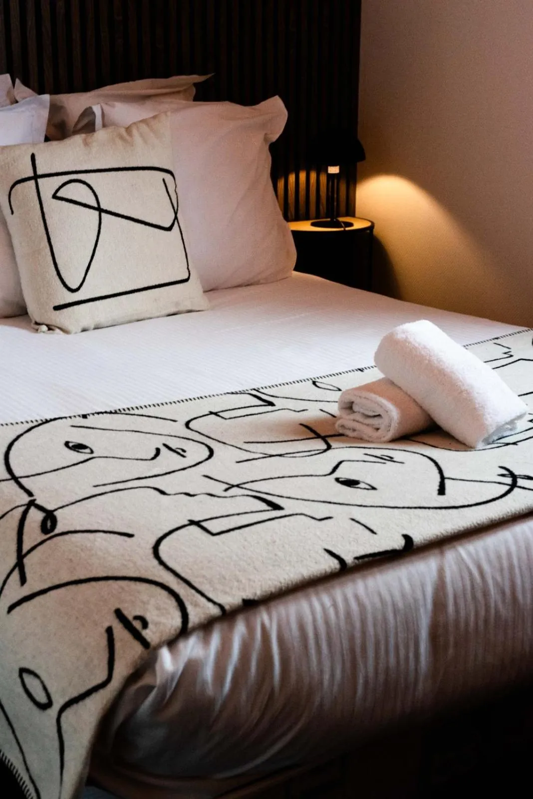 Photo of the whole room, Bed in Hôtel Le Lion D'or