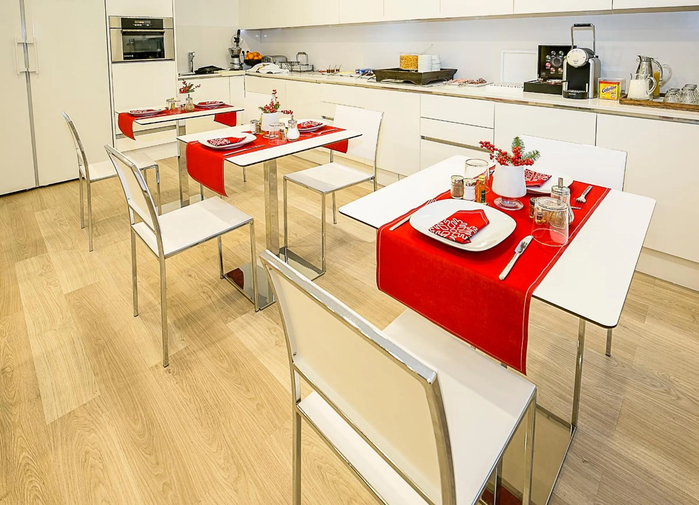 Restaurant/places to eat in The 8 Boutique B&B