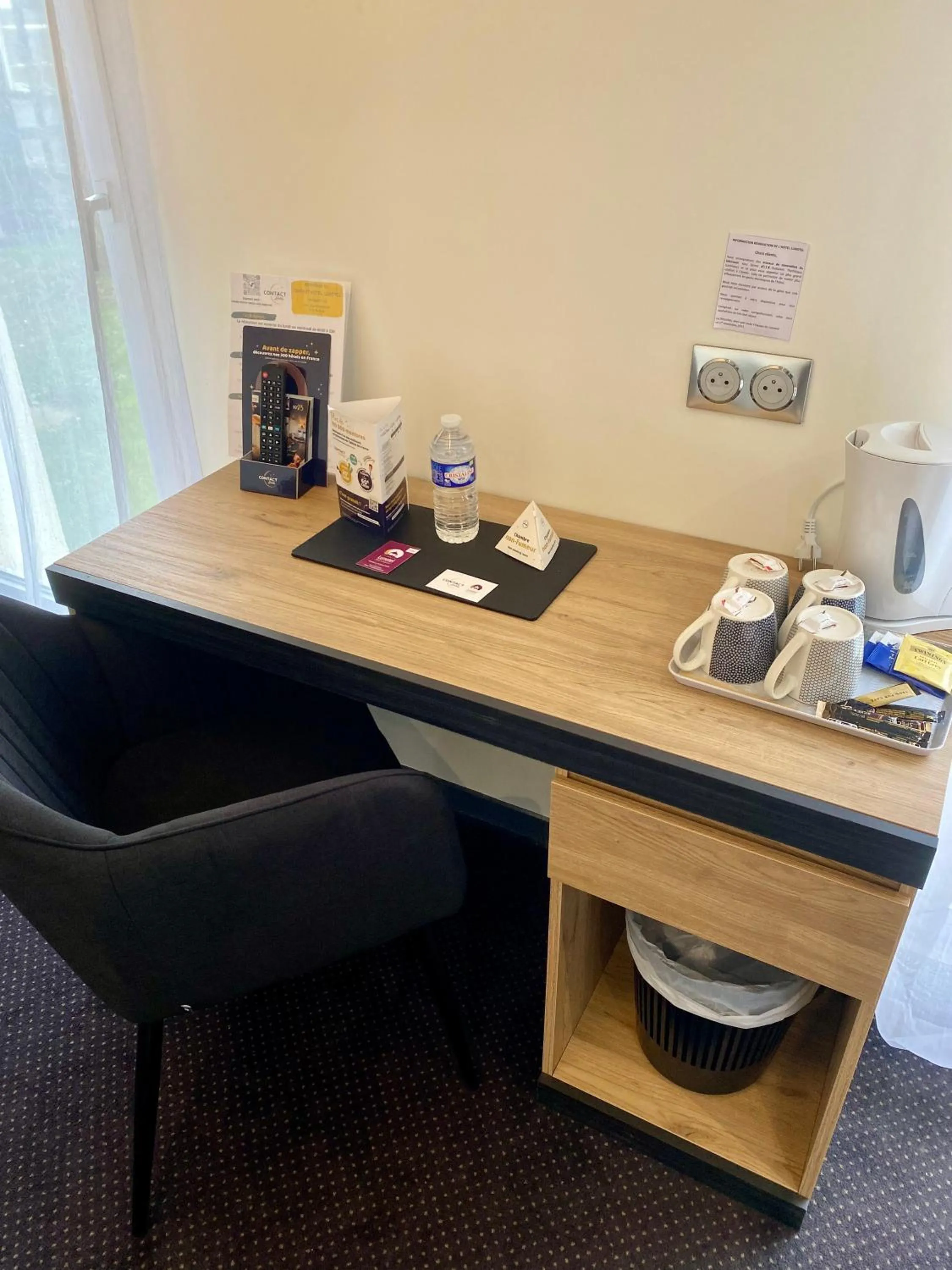 Coffee/tea facilities in Contact Hôtel Lunotel Saint Lô