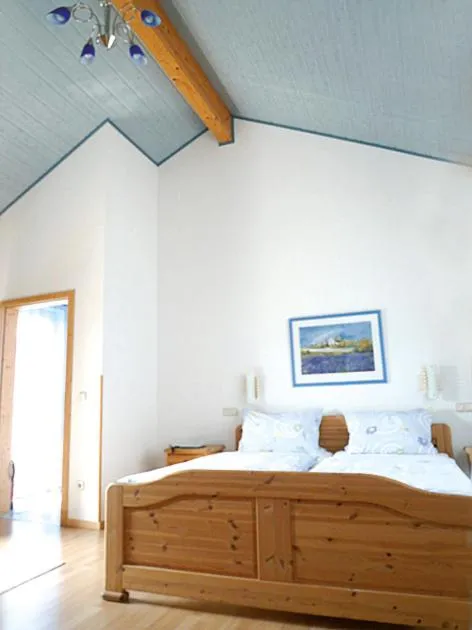 Day, Bed in Hotel Vater Rhein