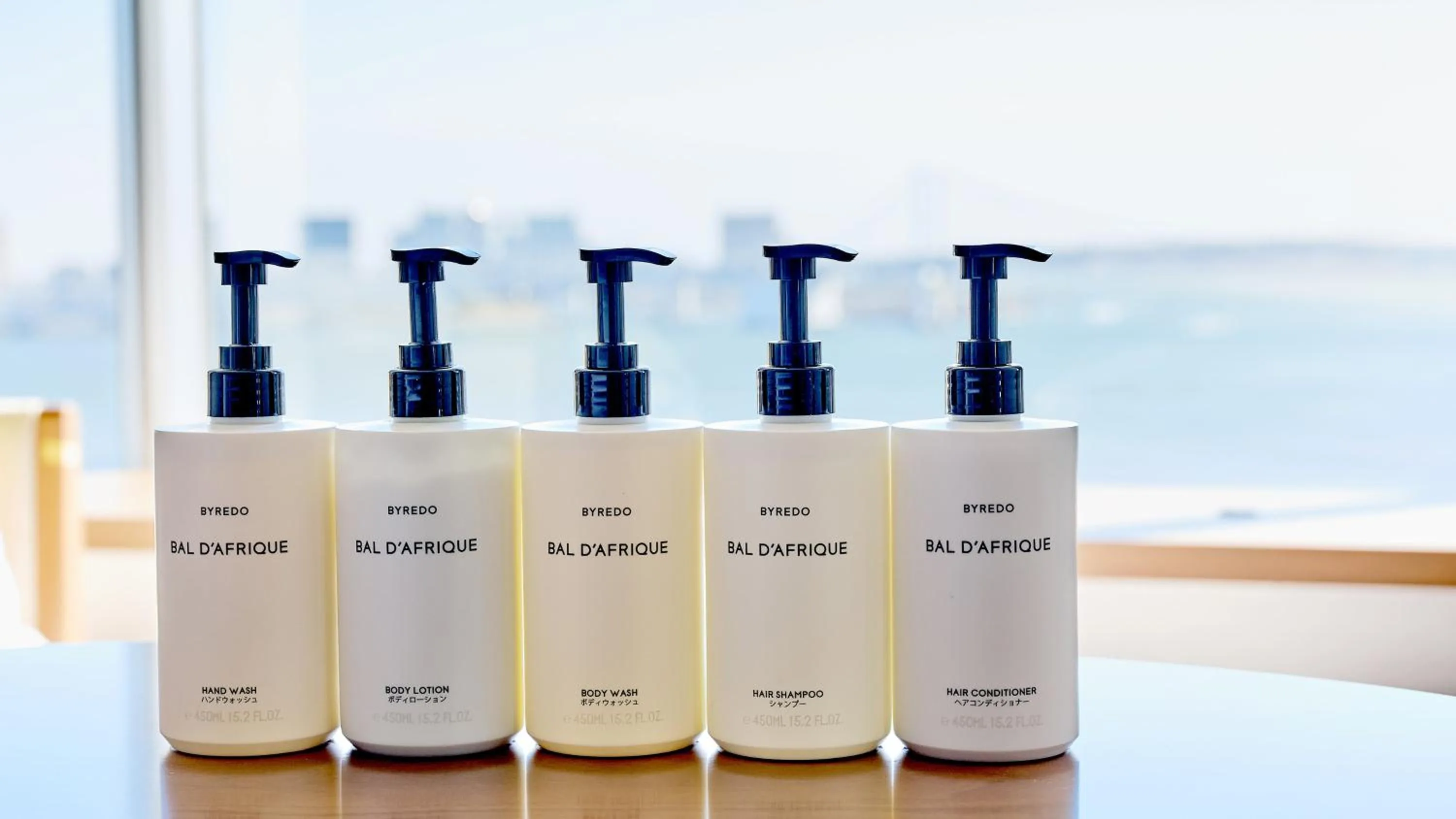 Bedroom in InterContinental Tokyo Bay by IHG