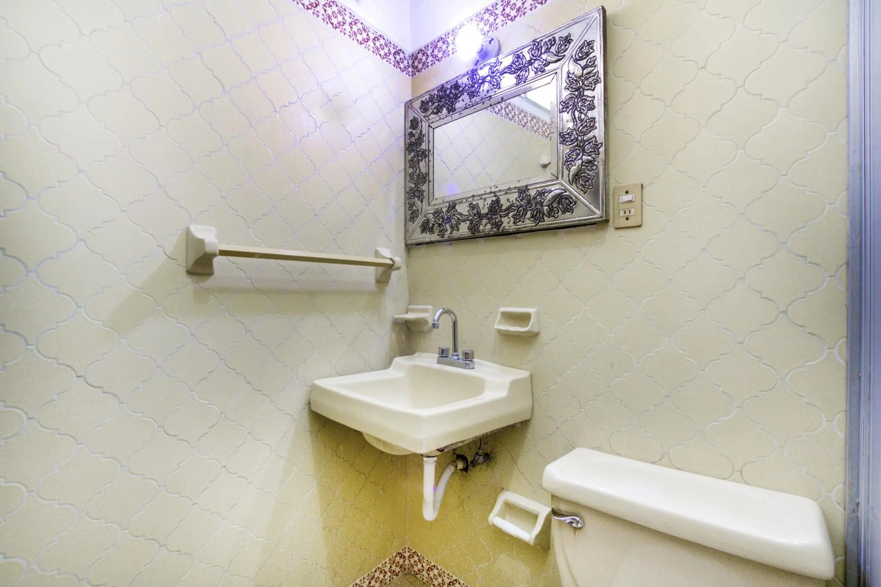 Bathroom in Hotel Adelita