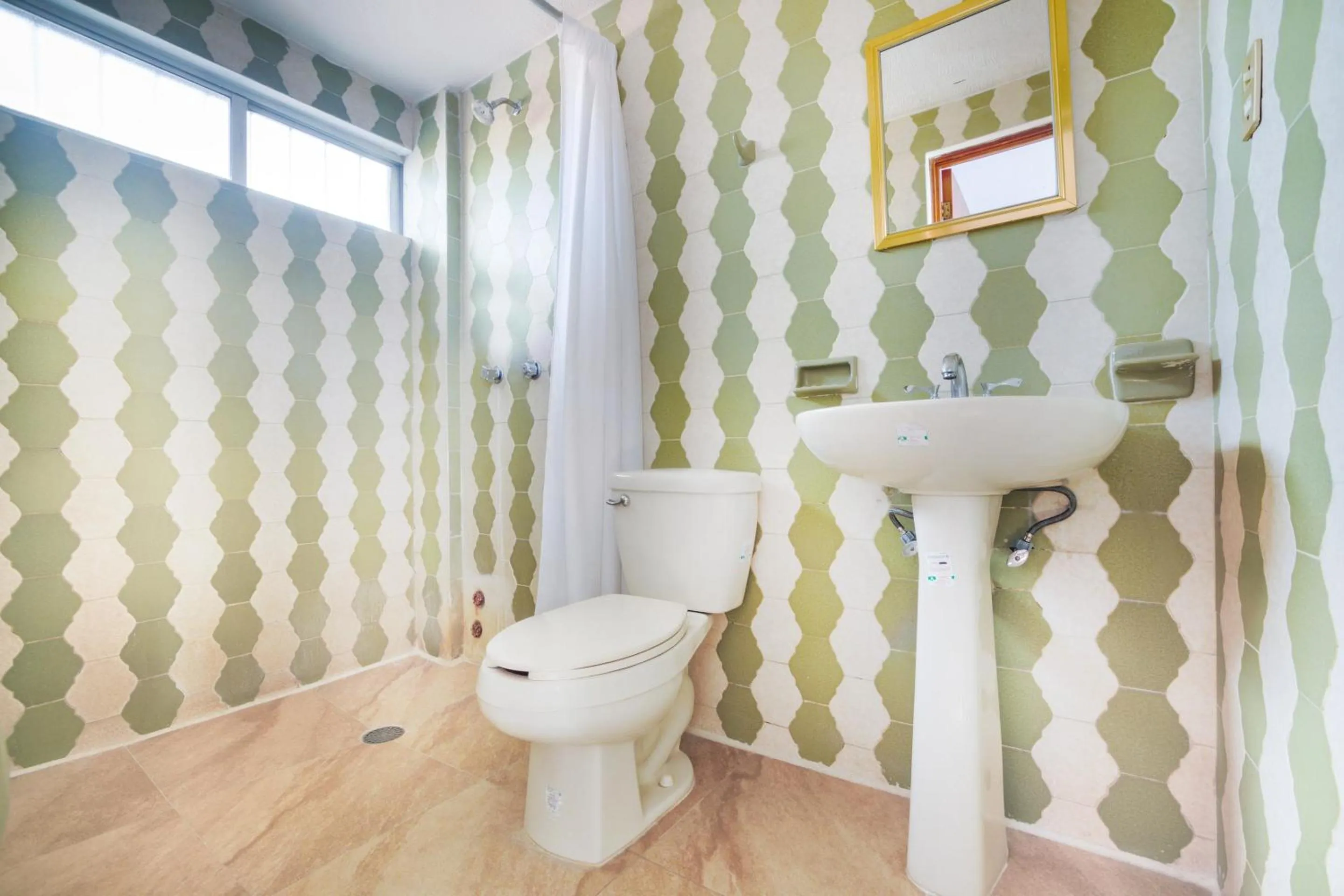 Bathroom in Hotel Adelita