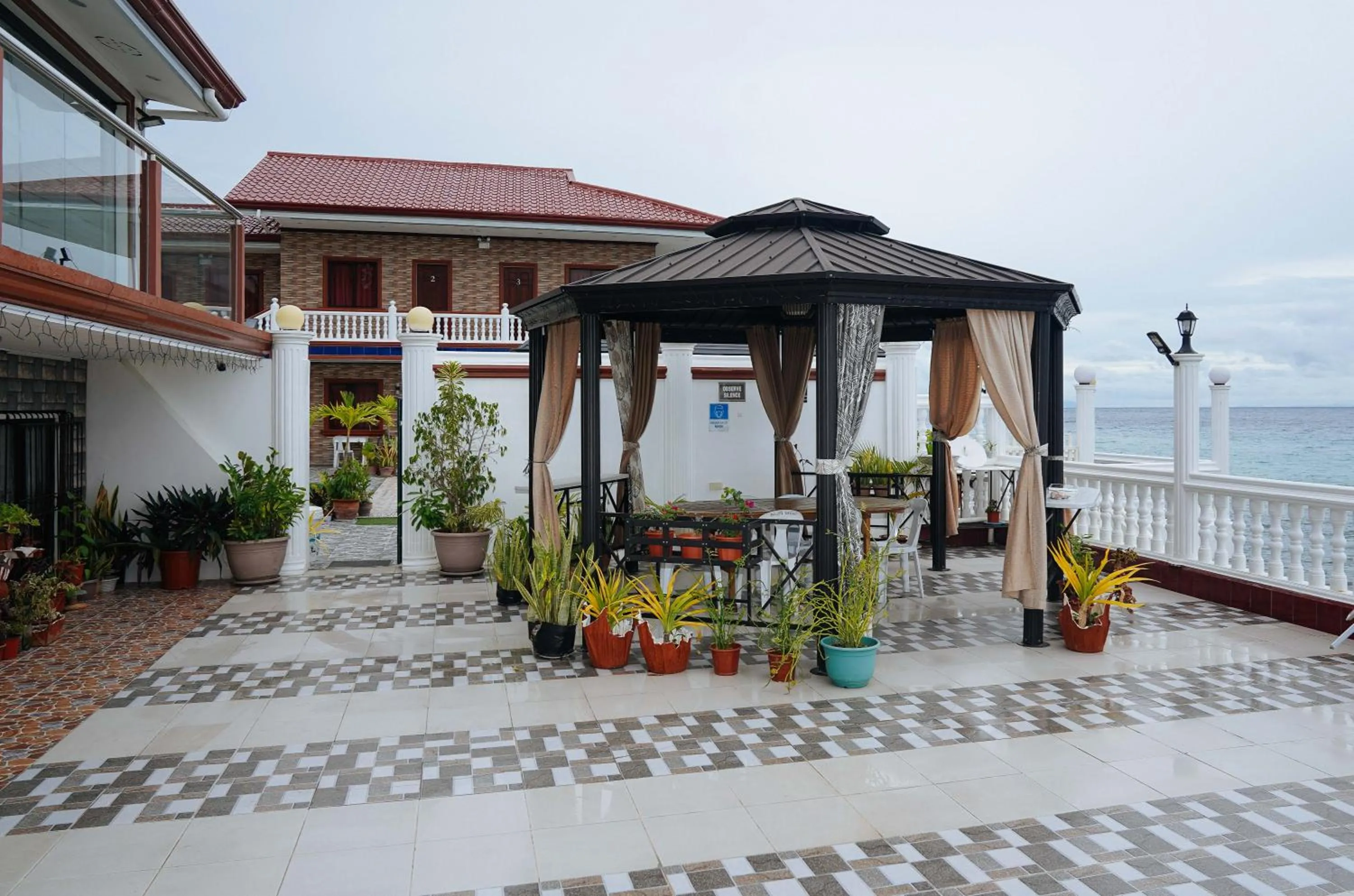 Balcony/Terrace in RedDoorz Plus at Billy's Resort Oslob