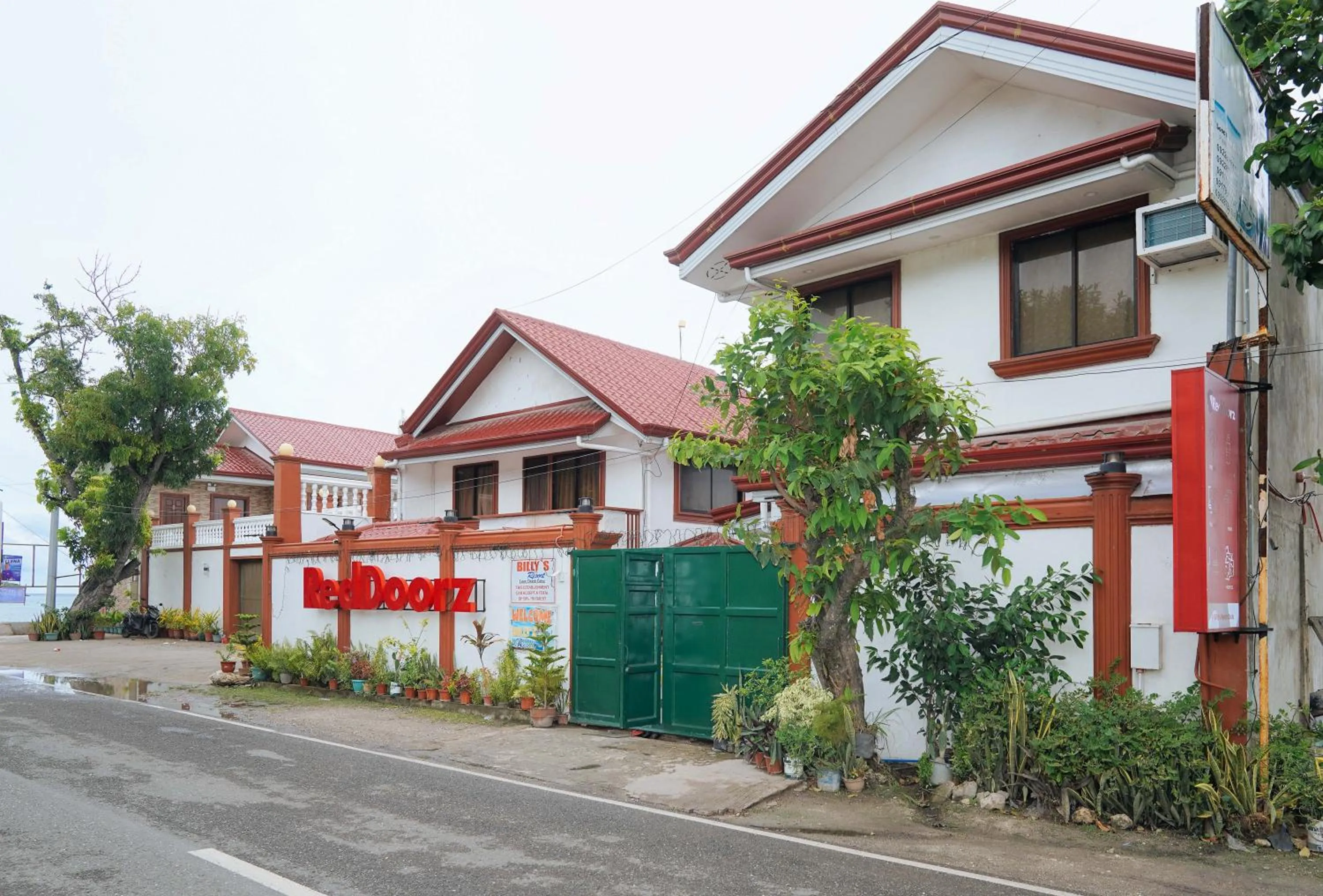 Property building in RedDoorz Plus at Billy's Resort Oslob