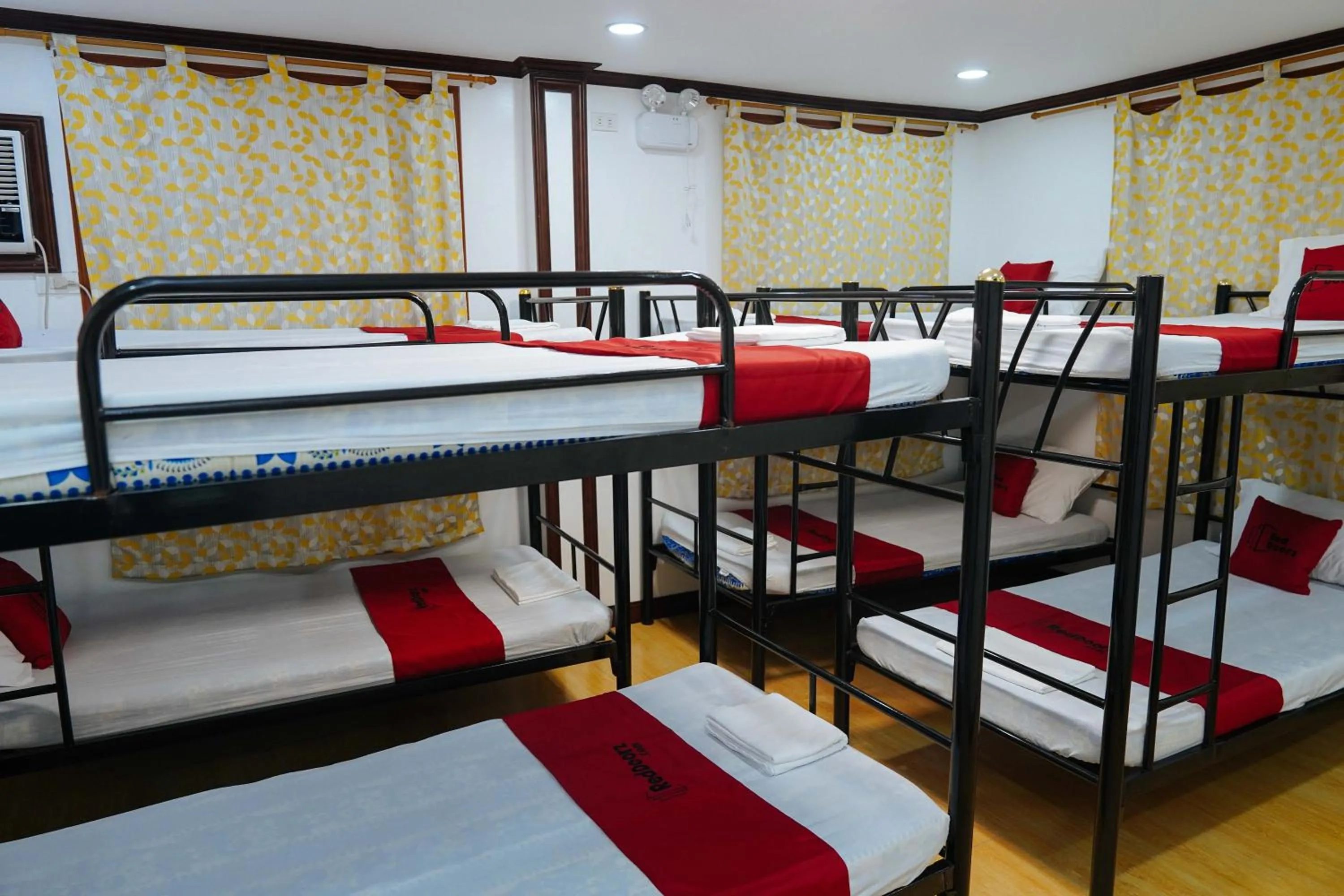 Photo of the whole room, Bed in RedDoorz Plus at Billy's Resort Oslob