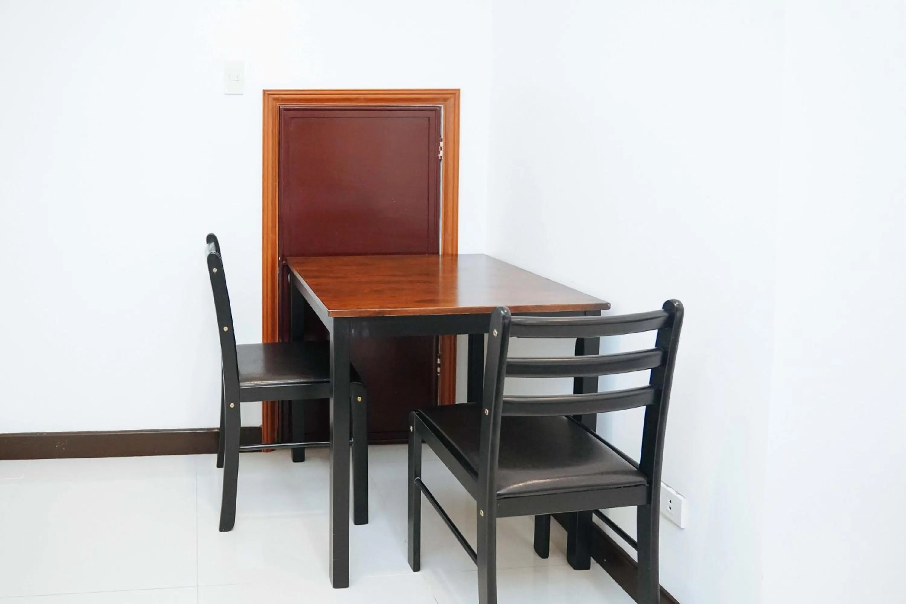 Dining area in RedDoorz Plus at Billy's Resort Oslob