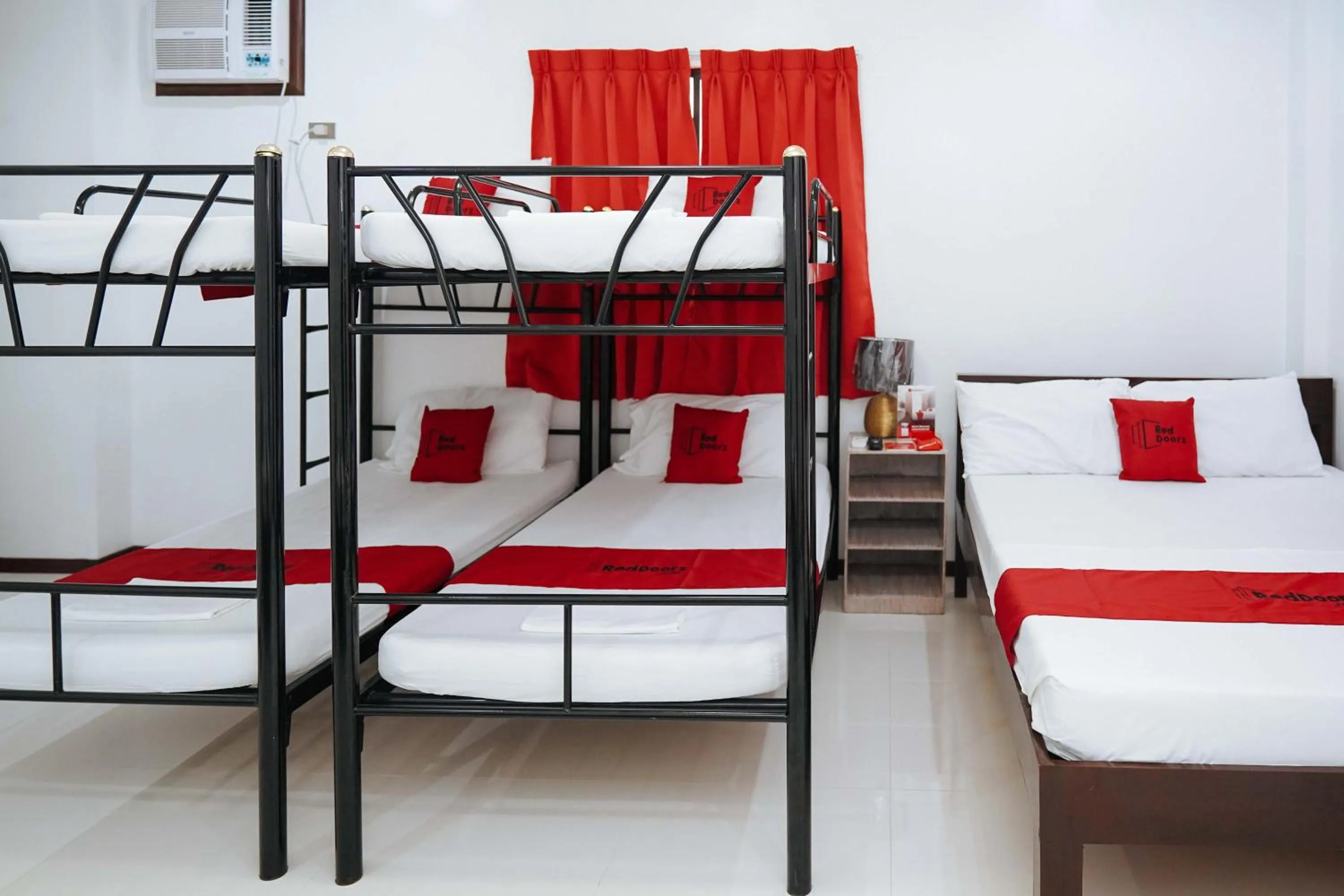 Photo of the whole room, Bed in RedDoorz Plus at Billy's Resort Oslob