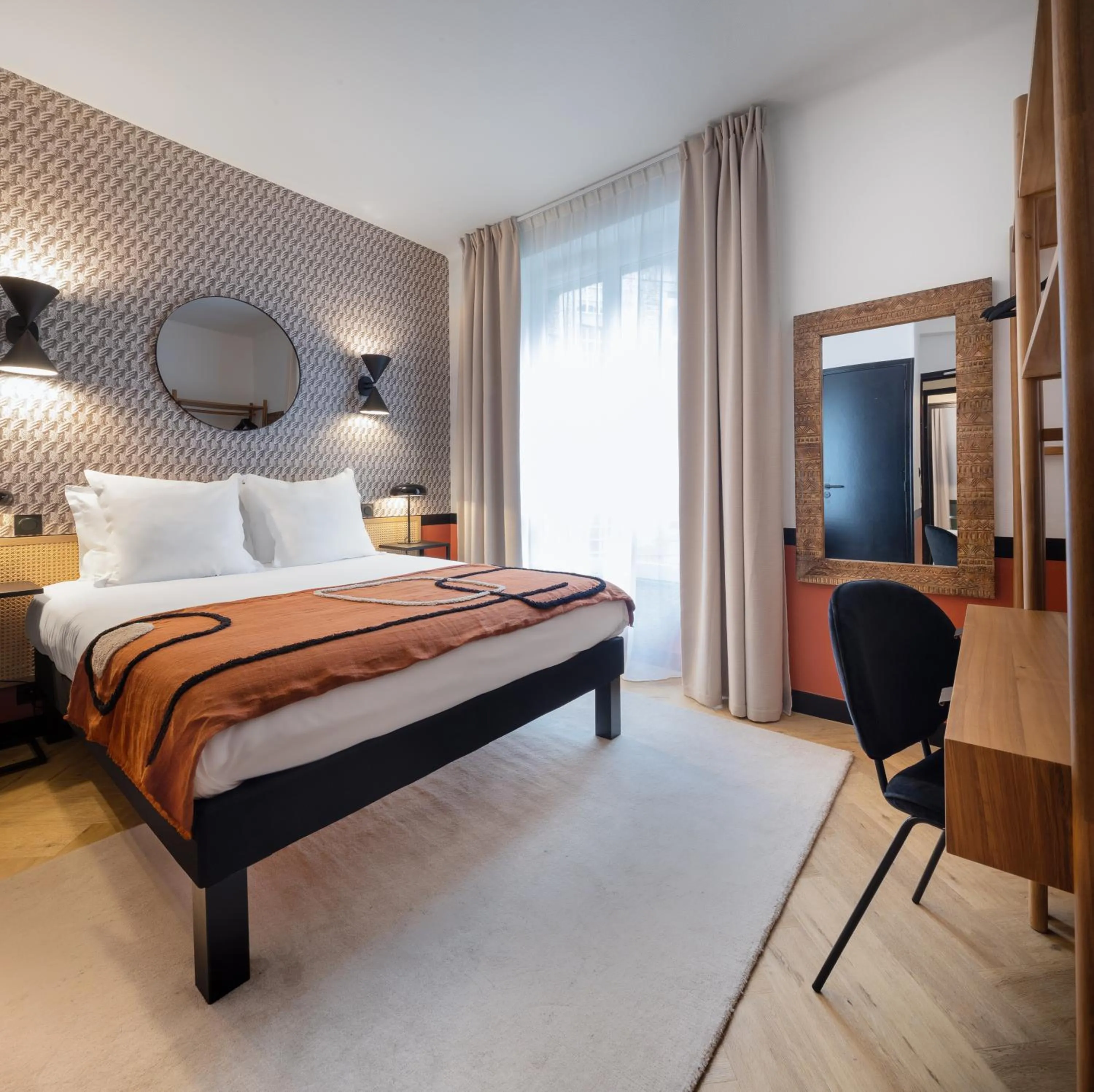 Photo of the whole room, Bed in Hôtel Bristol Union Intra Muros