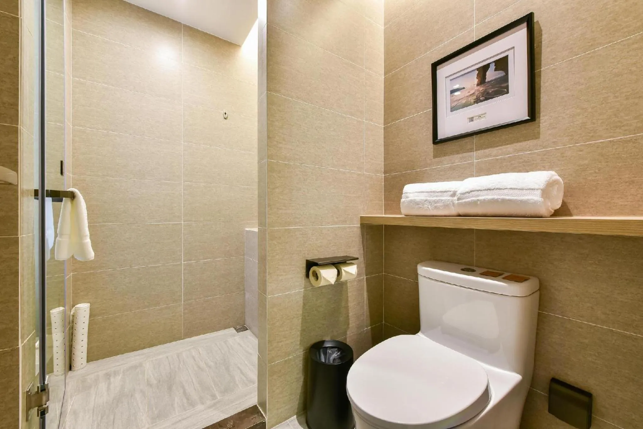 Photo of the whole room in Atour Hotel Dalian Lvshunkou