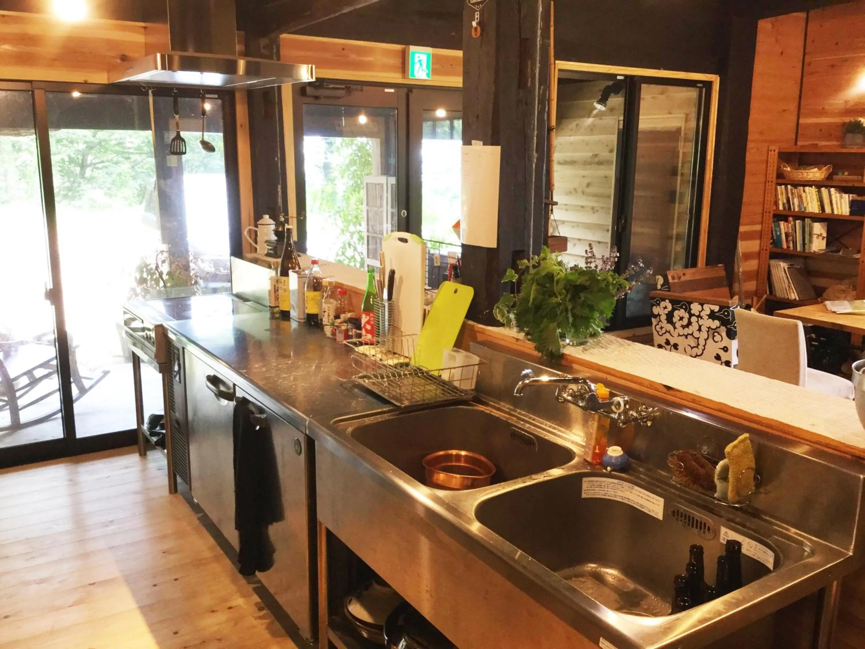 Communal lounge/ TV room in Guesthouse Kazura