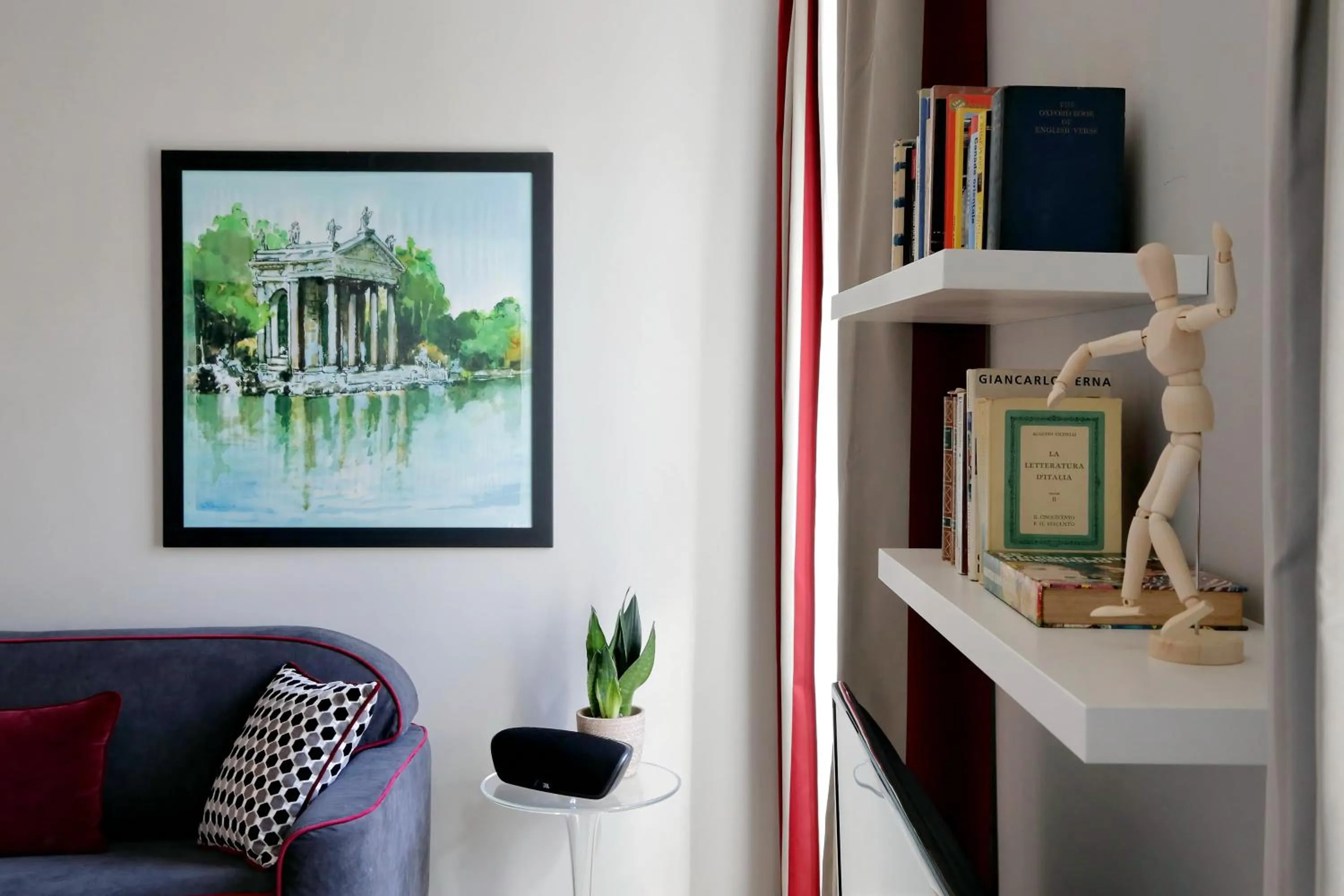 Living room in Piazzetta Margutta - My Extra Home