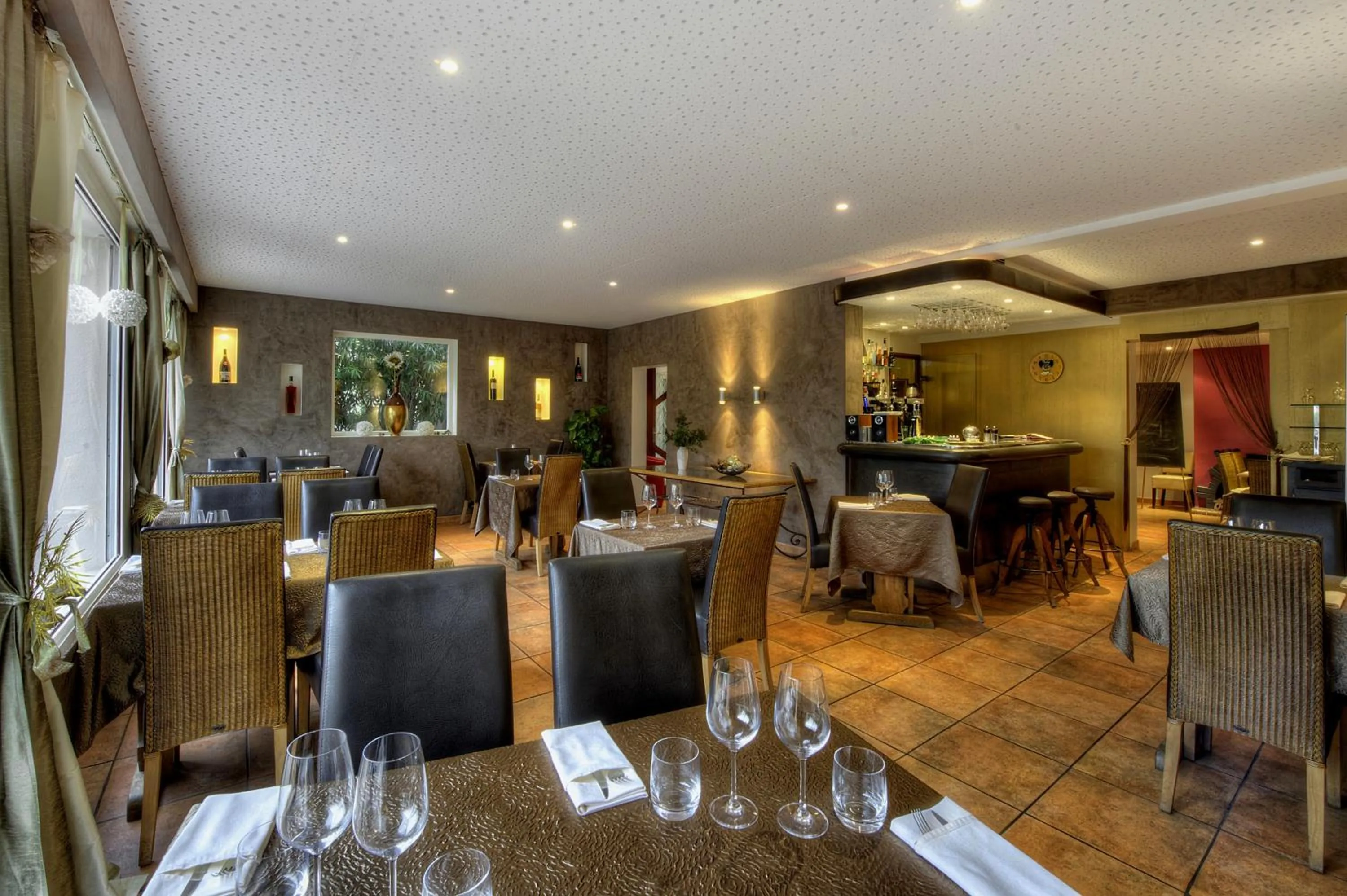 Decorative detail in Logis Le Printemps Hôtel Restaurant - Montélimar