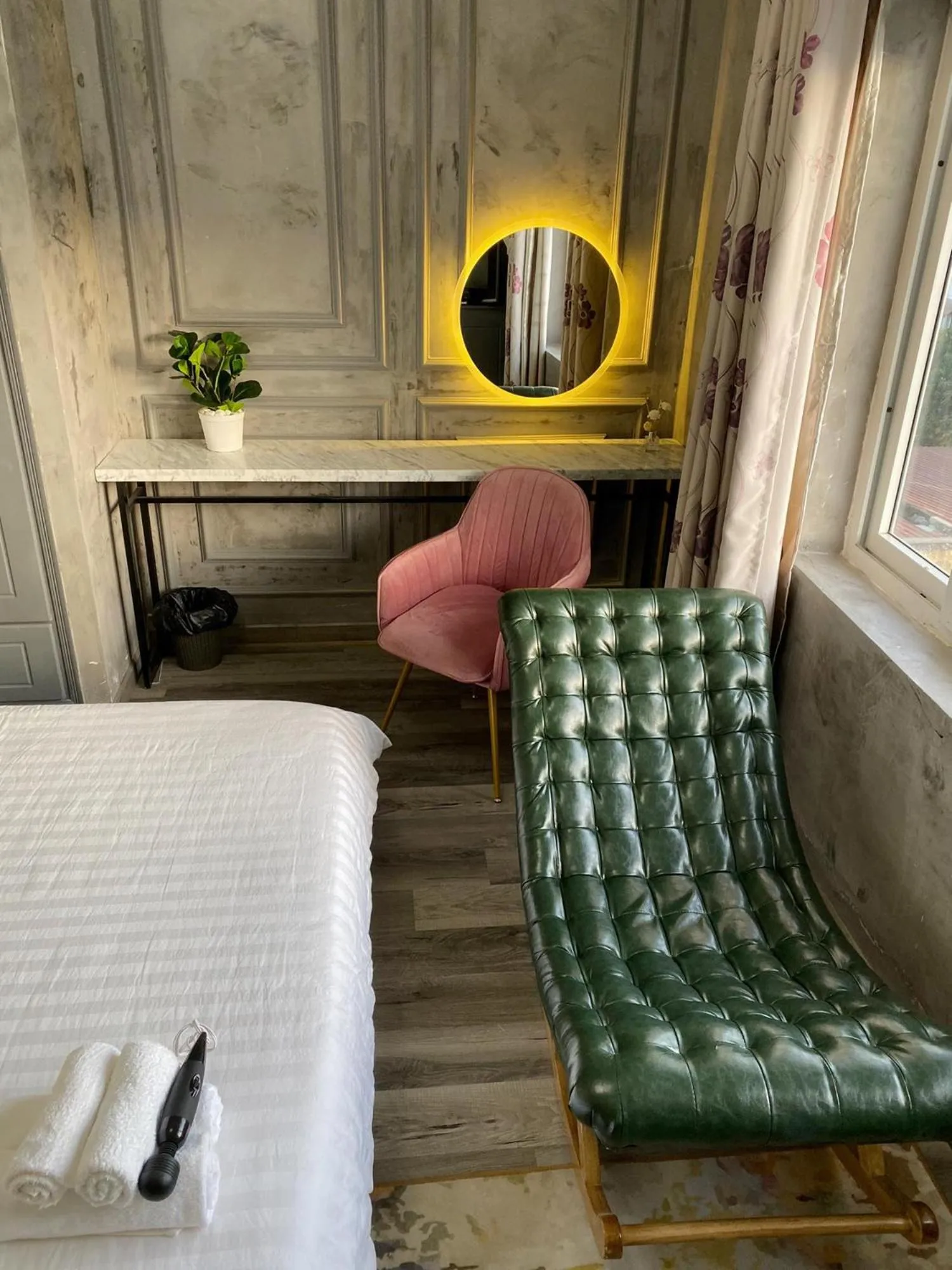 Seating area in Dylan Hotel