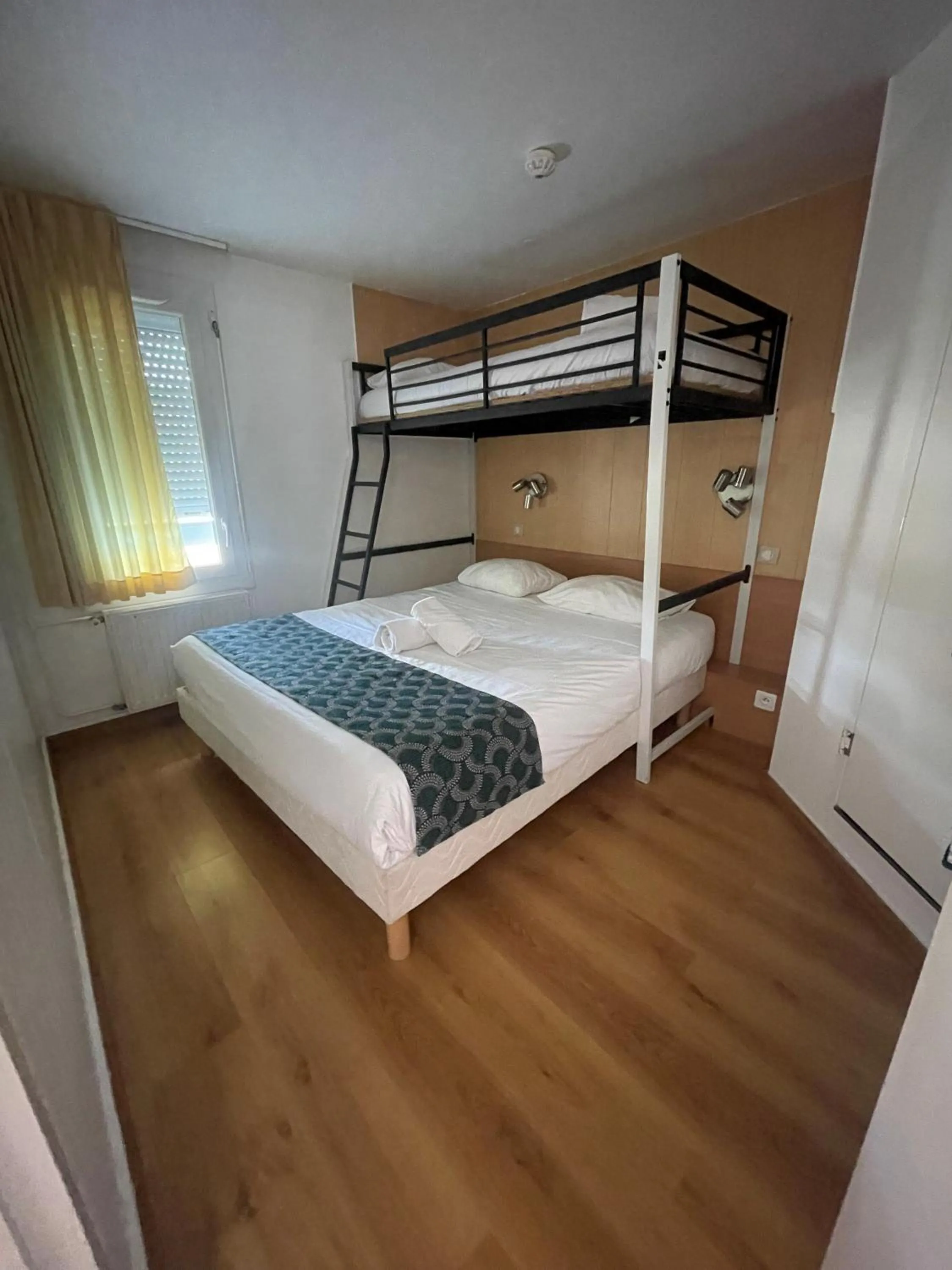 Bedroom, Bed in FH Confort Annecy